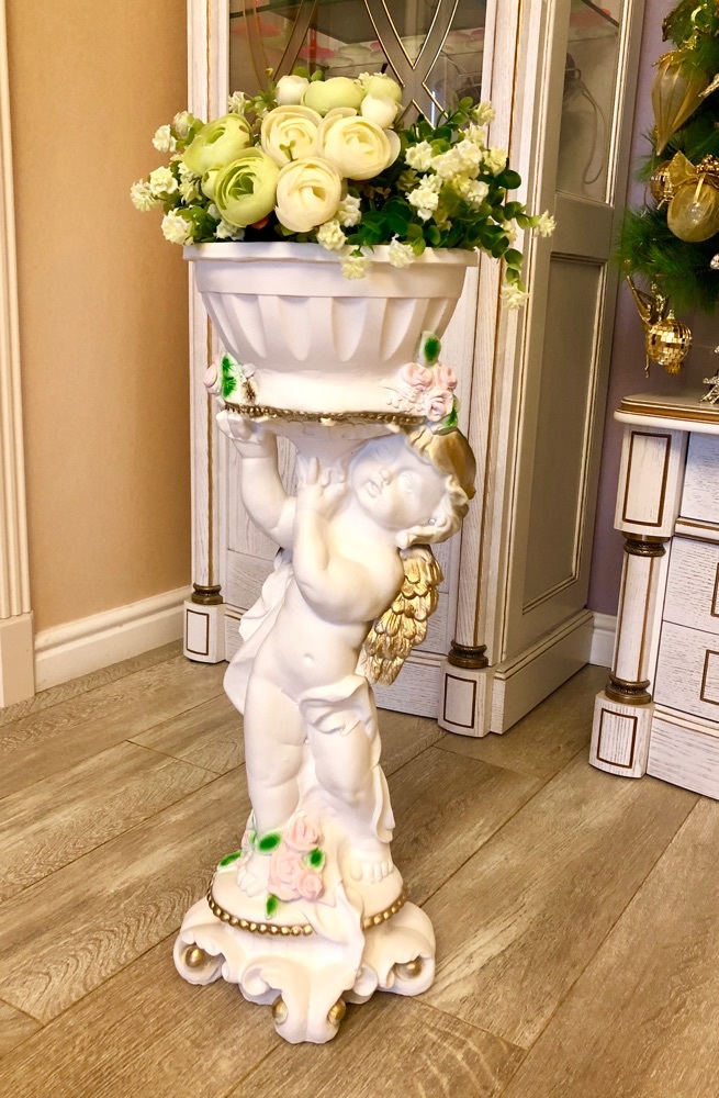 Фотография покупателя товара Фигурное кашпо "Ангел с розами", бело-золотой, 1,8 л/ 24х27х70см - Фото 6