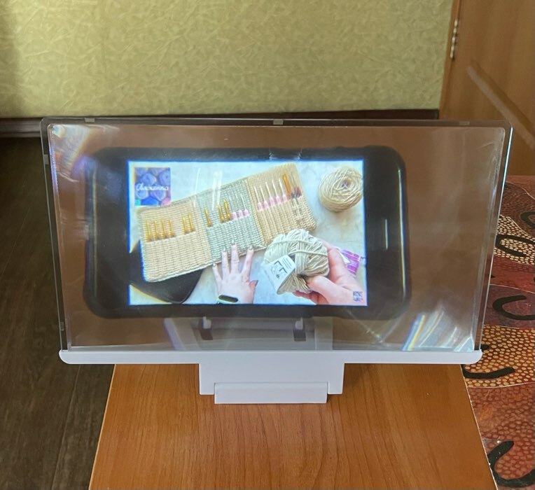 Фотография покупателя товара Увеличительное стекло для телефона LuazON, 12", эффект телевизора, складное, белое