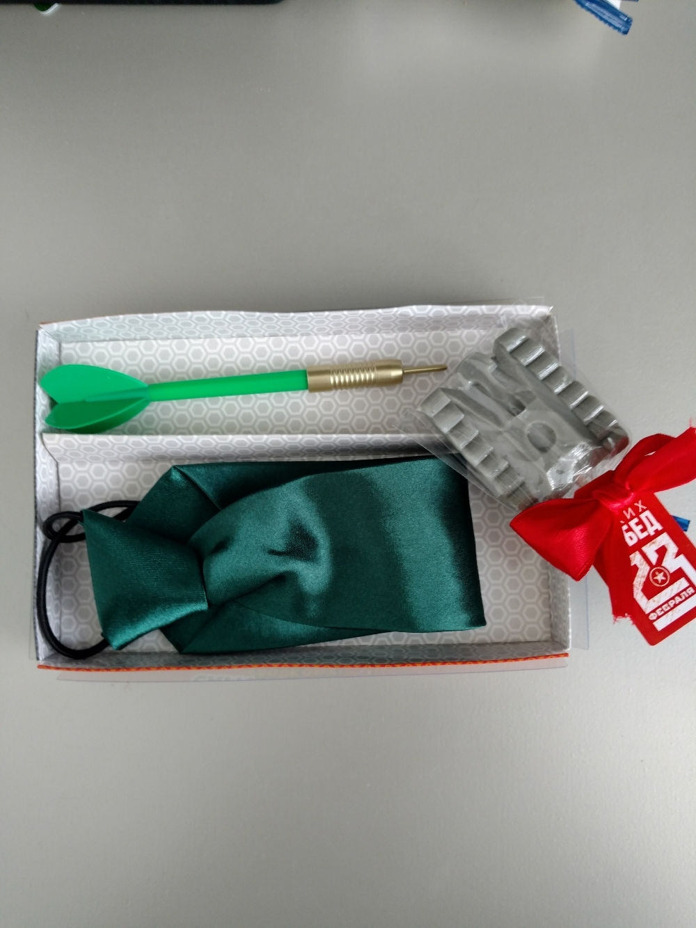 Фотография покупателя товара Подарочный набор: детский галстук и ручка-дротик "Самому ловкому" - Фото 1