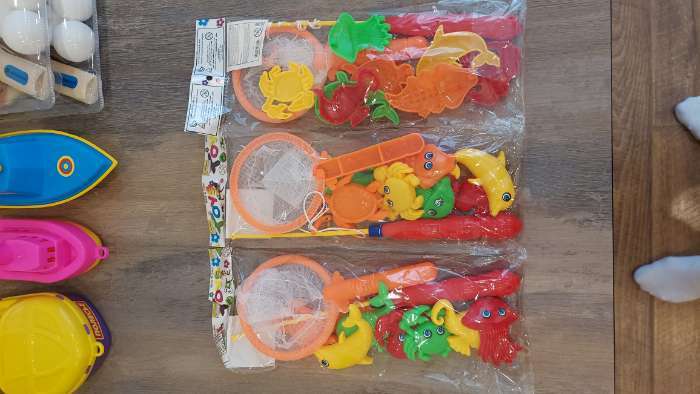 Фотография покупателя товара Магнитная рыбалка для детей «Морские жители», 10 предметов: 1 удочка, 1 сачок, 8 игрушек, цвета МИКС - Фото 2