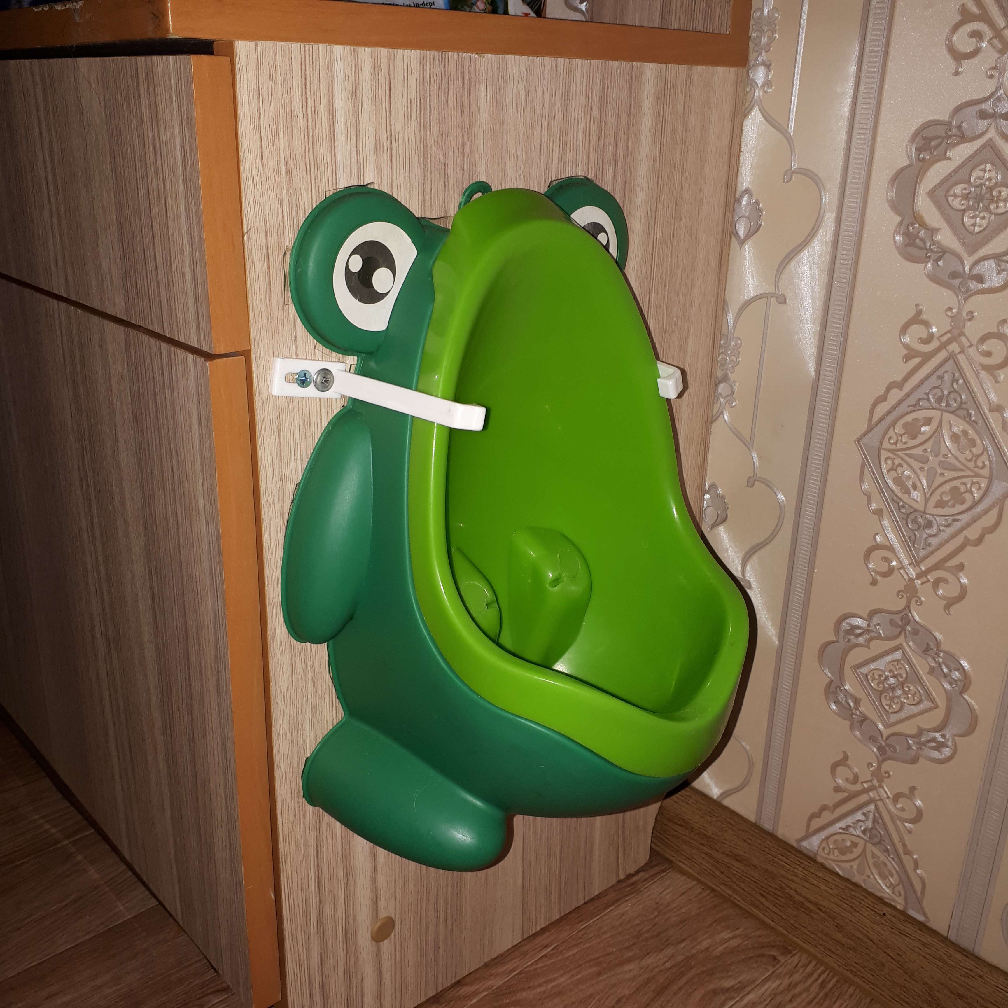Фотография покупателя товара Писсуар детский «Лягушка», цвет зелёный