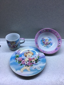 Фотография покупателя товара Набор детской посуды из керамики Доляна «Ангелок», 3 предмета: кружка 230 мл, миска 400 мл, тарелка d=18 см - Фото 4