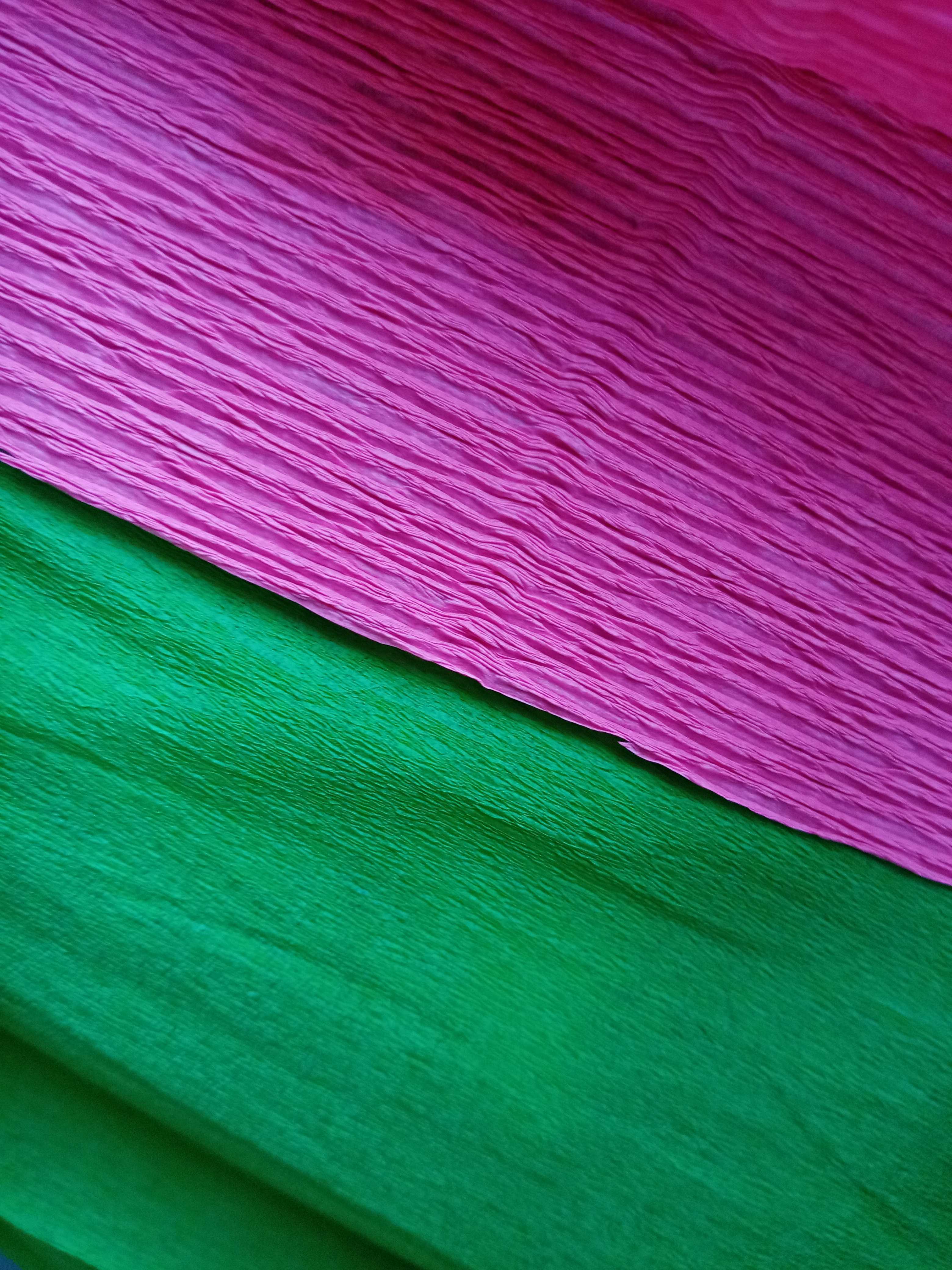 Фотография покупателя товара Набор бумаги крепированной "Классика", рулон, 10 штук/10 цветов, 50 х 200 см, 30 г/м2 - Фото 15