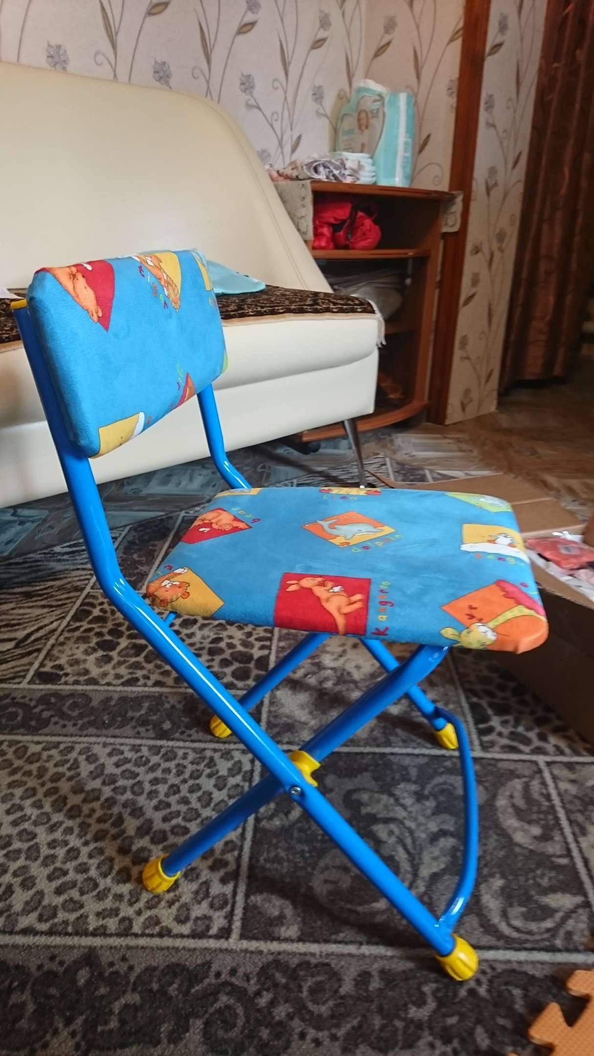Фотография покупателя товара Комплект детской мебели «Первоклашка. Осень» складной: стол, мягкий стул и пенал - Фото 3