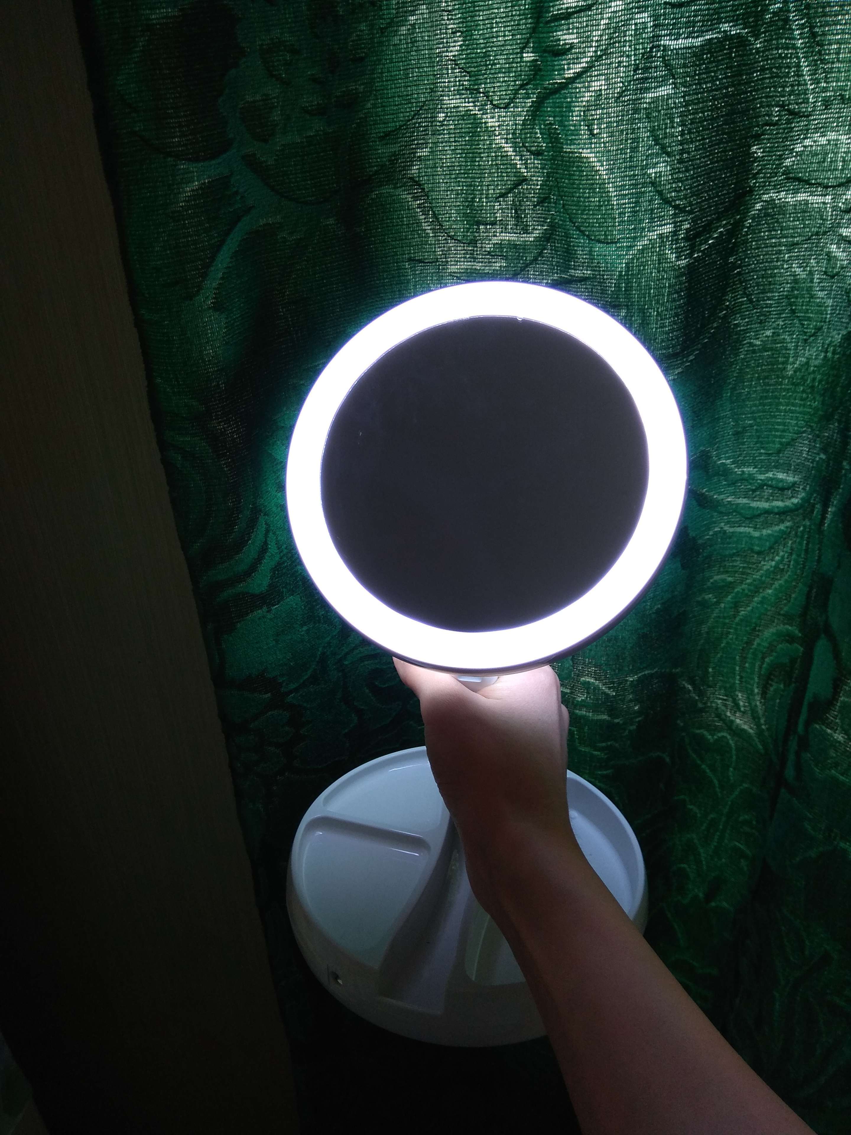 Фотография покупателя товара Зеркало Luazon KZ-09, подсветка, настольное, 30 × 16 × 16 см, увеличение х 10, USB, белое