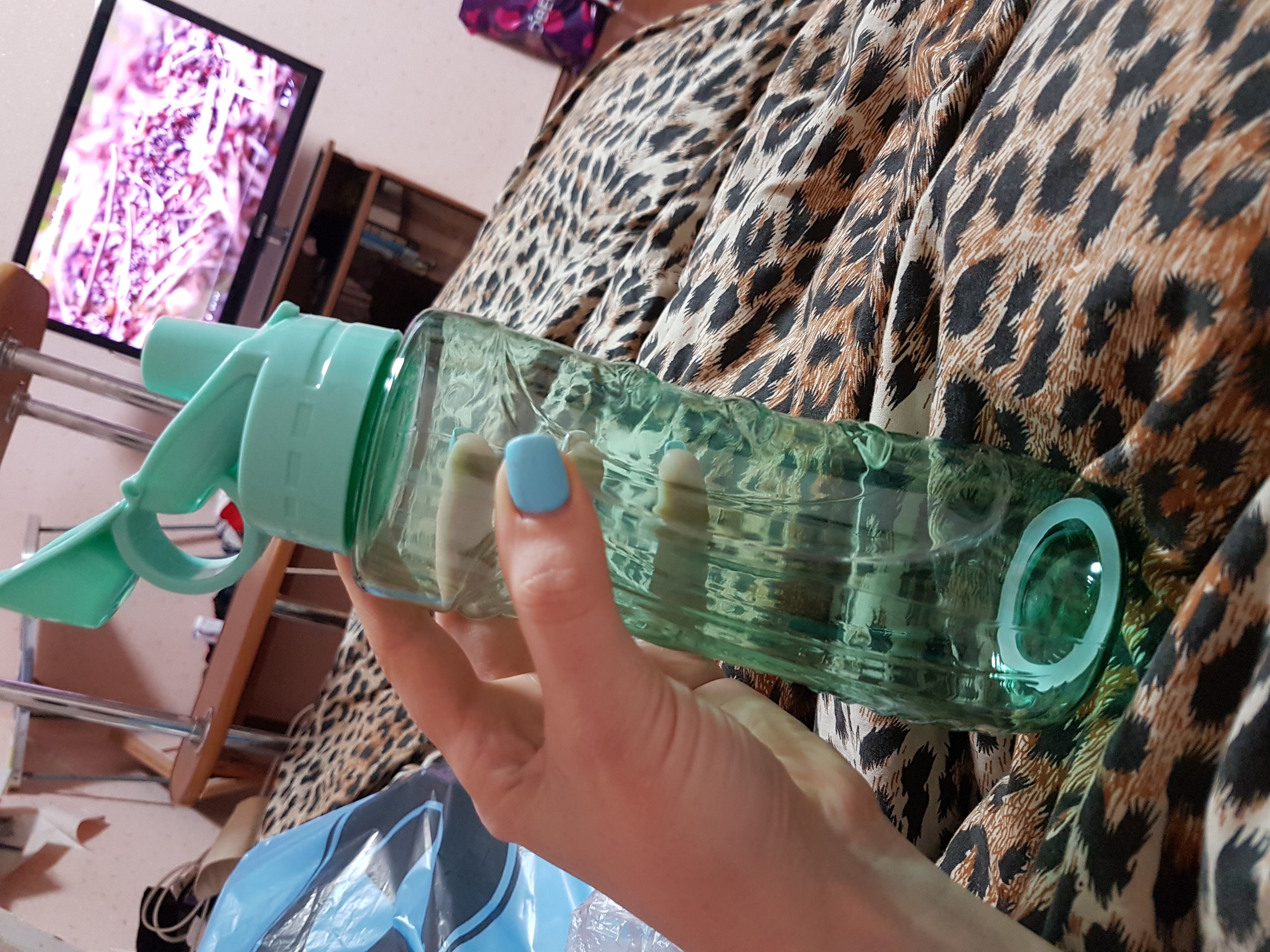 Фотография покупателя товара Бутылка для воды, 600 мл, "Баунаталь", 23 х 8 см, микс - Фото 3