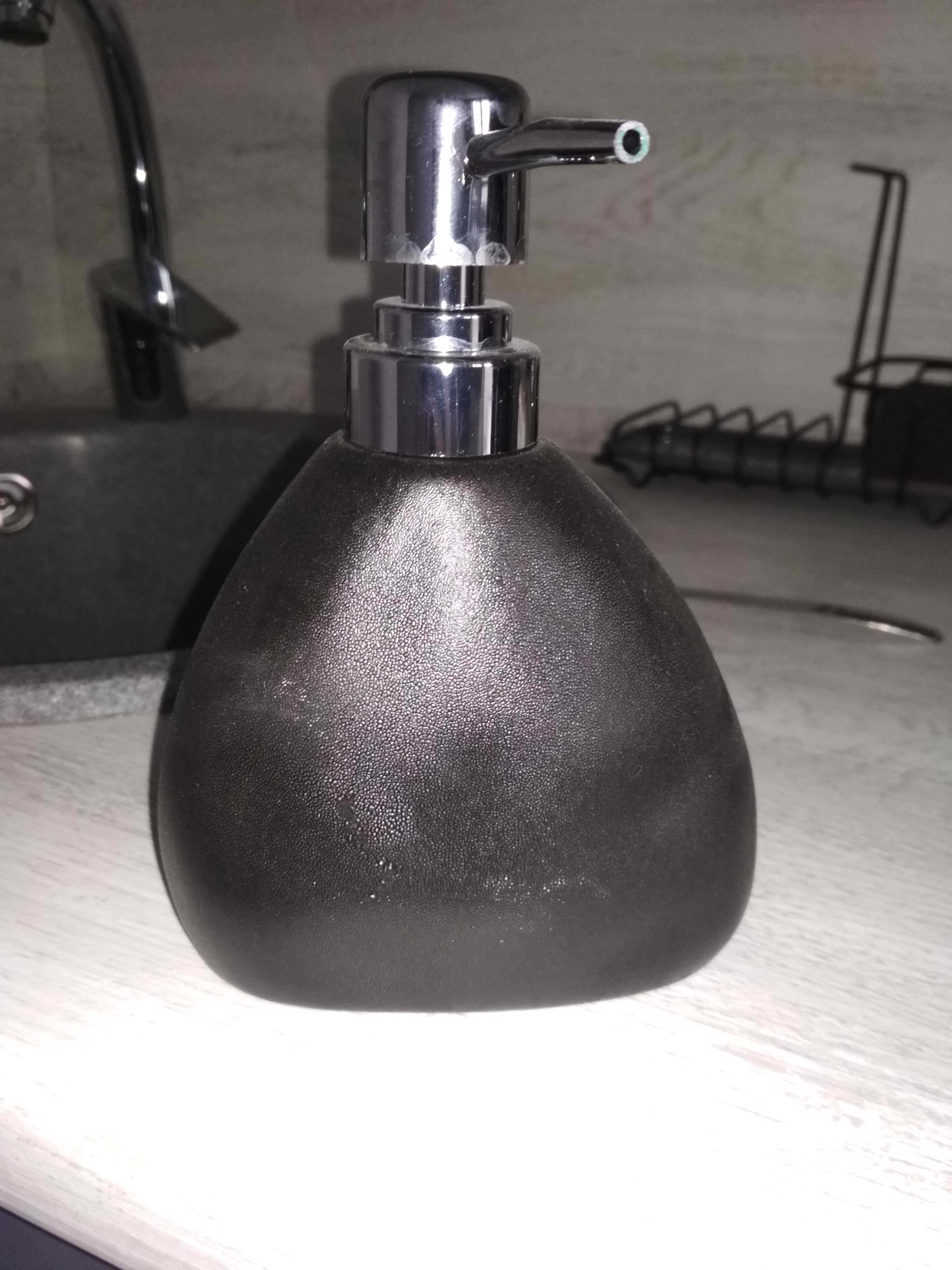Фотография покупателя товара Дозатор для жидкого мыла Доляна «Мужской», 400 мл, цвет чёрный