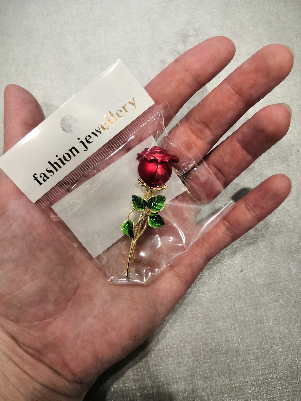 Фотография покупателя товара Брошь «Цветок» роза, цвет красно-зелёный в золоте - Фото 9