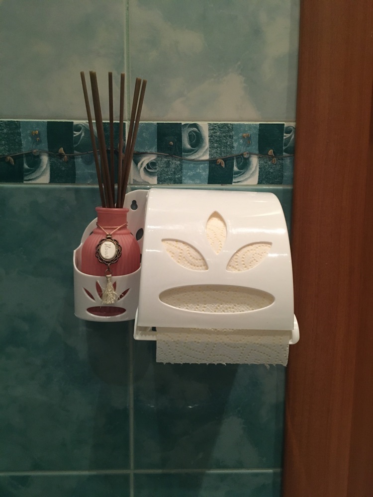 Фотография покупателя товара Держатель для туалетной бумаги и освежителя воздуха, цвет МИКС - Фото 9