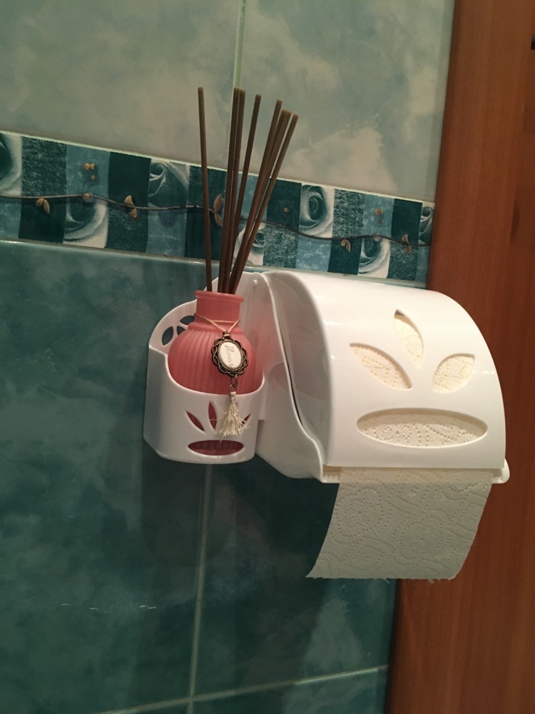 Фотография покупателя товара Держатель для туалетной бумаги и освежителя воздуха, цвет МИКС - Фото 10