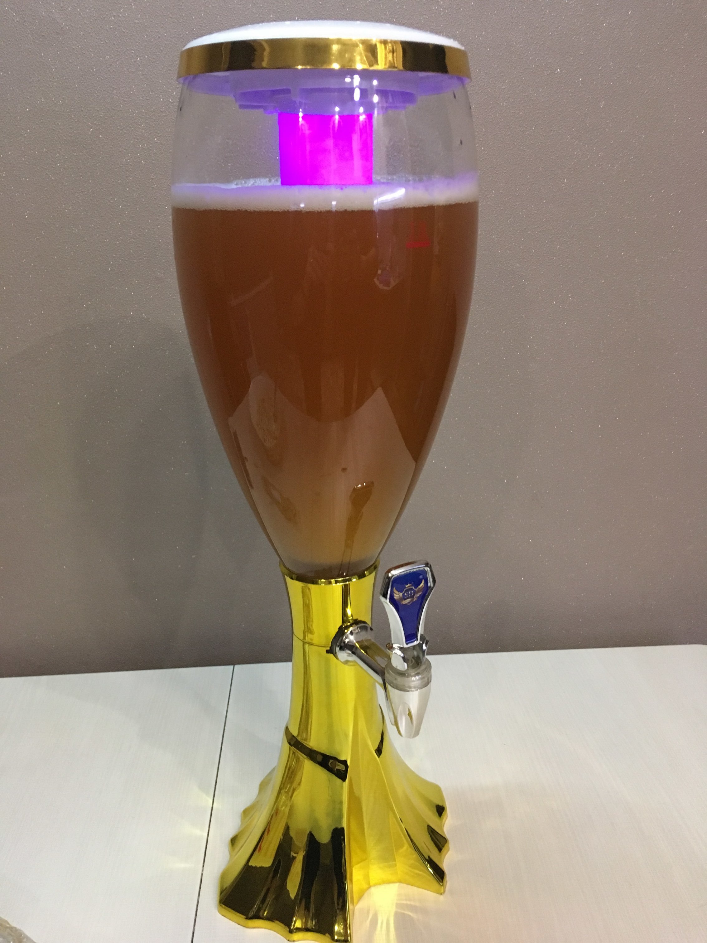Фотография покупателя товара Башня пивная Gold, колба с подсветкой, 3 л, цвет золотой