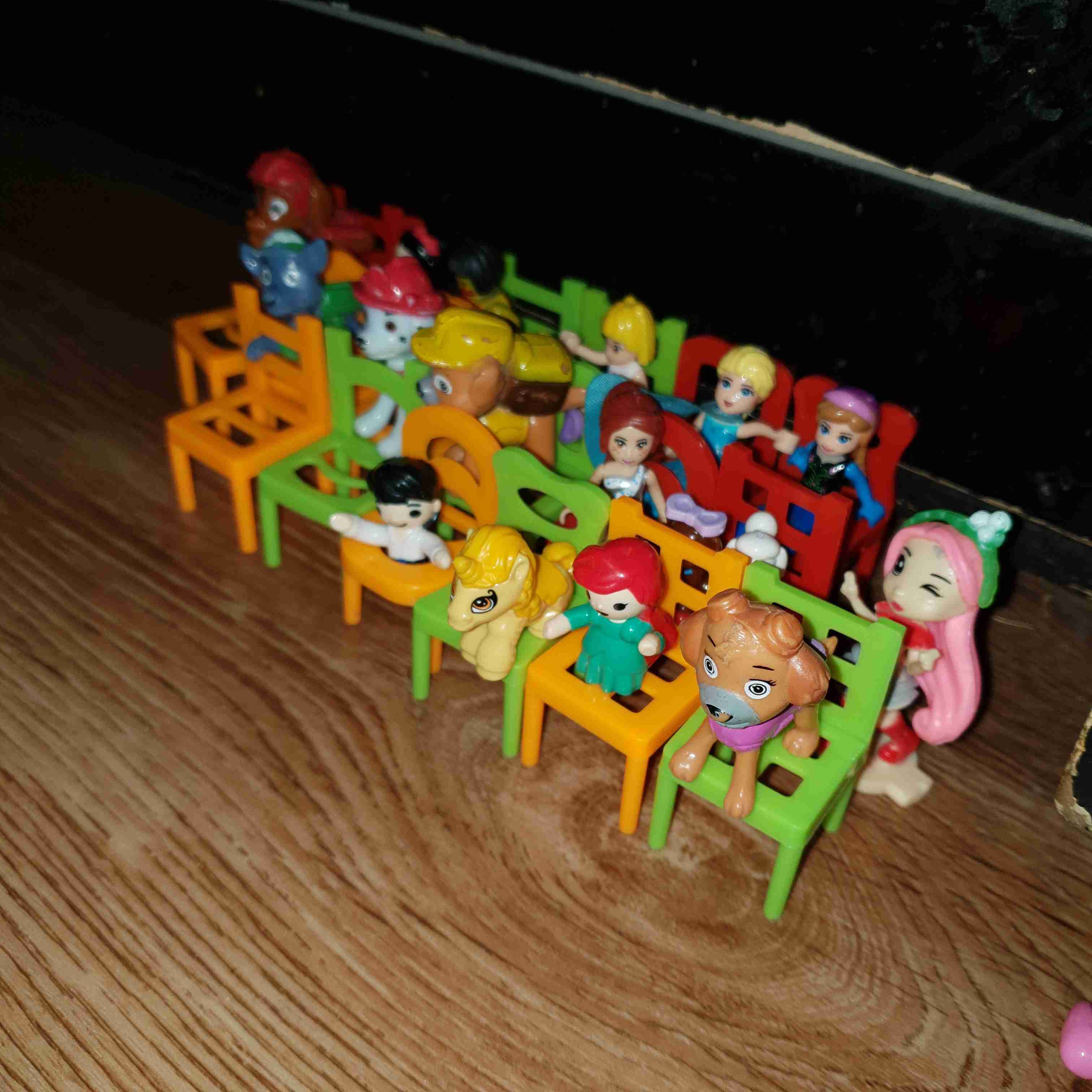 Фотография покупателя товара Настольная игра «На 4 ногах», 18 стульев, 8 цветов - Фото 88