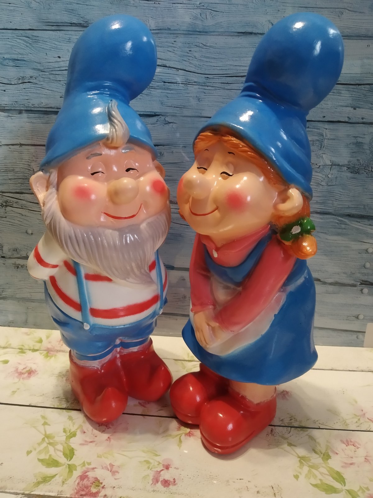 Фотография покупателя товара Садовая фигура "Гномик милашка" 24х11х10см - Фото 1