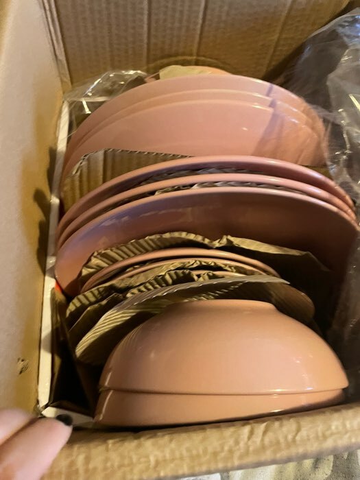 Фотография покупателя товара Набор тарелок керамических Доляна «Пастель», 18 предметов: 6 тарелок d=19 см, 6 тарелок d=27 см, 6 мисок d=19 см, цвет зелёный - Фото 9