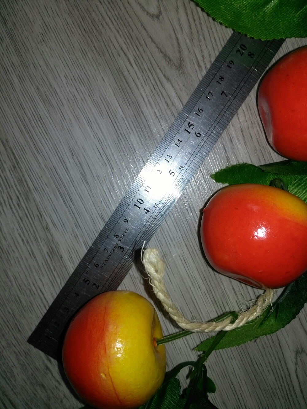 Фотография покупателя товара Муляж "Связка яблок" 5 шт 50 см - Фото 1
