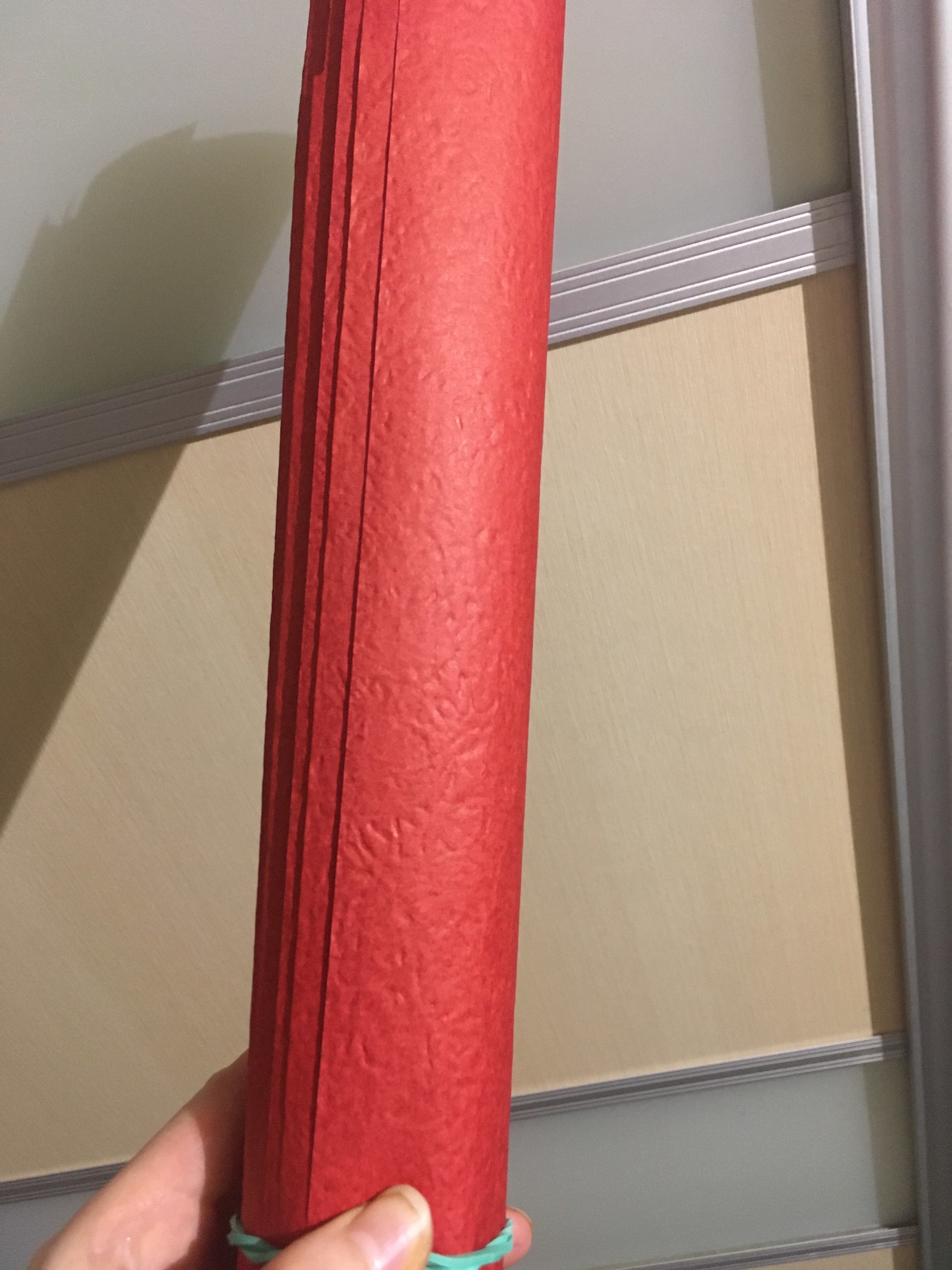 Фотография покупателя товара Бумага упаковочная рельефная, бордовый, 64 х 64 см - Фото 3