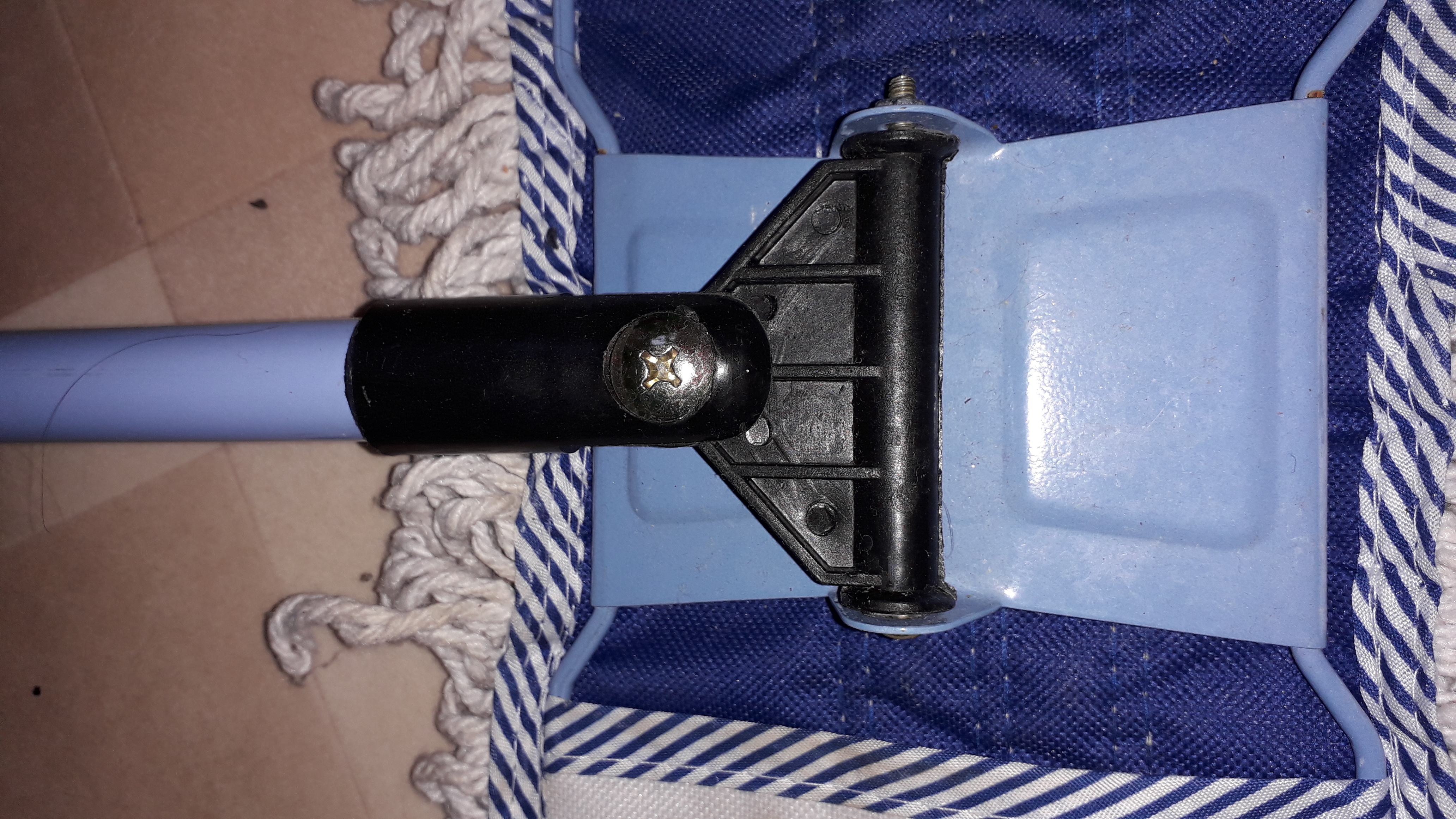Фотография покупателя товара Швабра для мытья пола плоская Доляна, насадка х/б, металлическая ручка 120 см - Фото 2