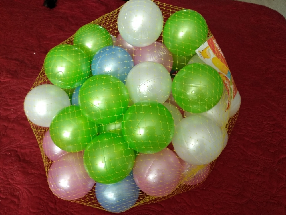 Фотография покупателя товара Шарики для сухого бассейна «Перламутровые», диаметр шара 7,5 см, набор 50 штук, цвет розовый, голубой, белый, зелёный - Фото 3
