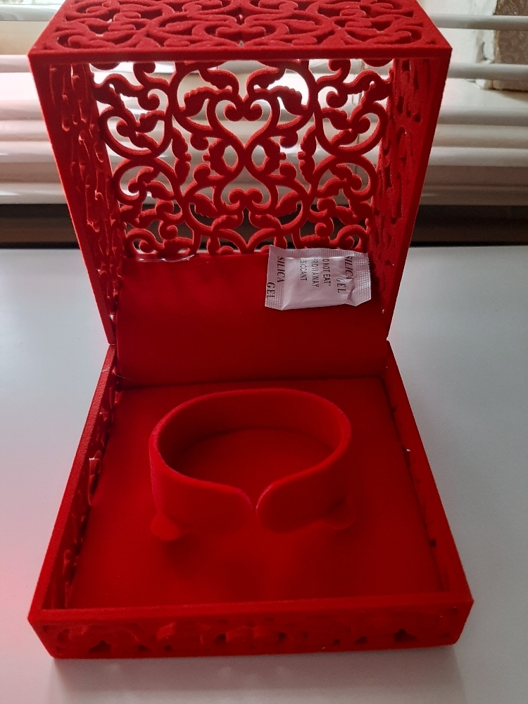 Фотография покупателя товара Футляр бархатный под 2 кольца «Кружево», 5,5×6×4,6 см, цвет красный - Фото 3