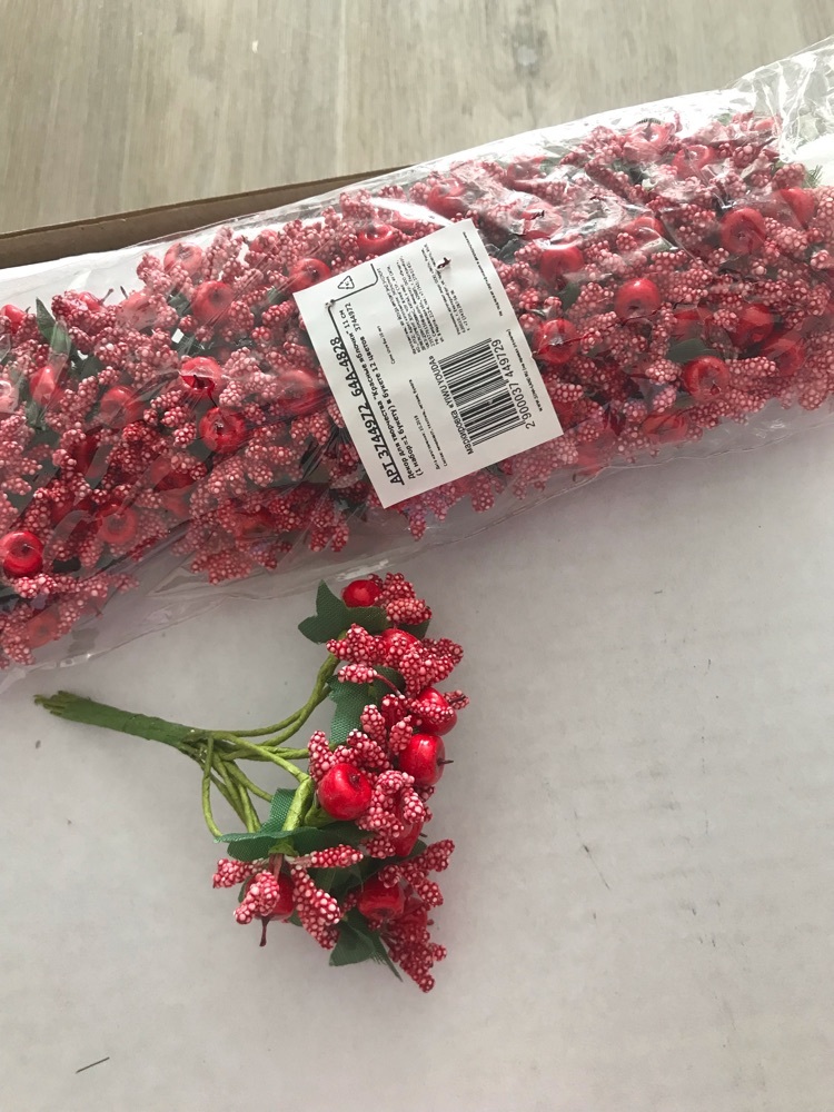 Фотография покупателя товара Декор для творчества "Яблочки"МИКС 11 см (1 набор=1 букету) в букете 12 цветов