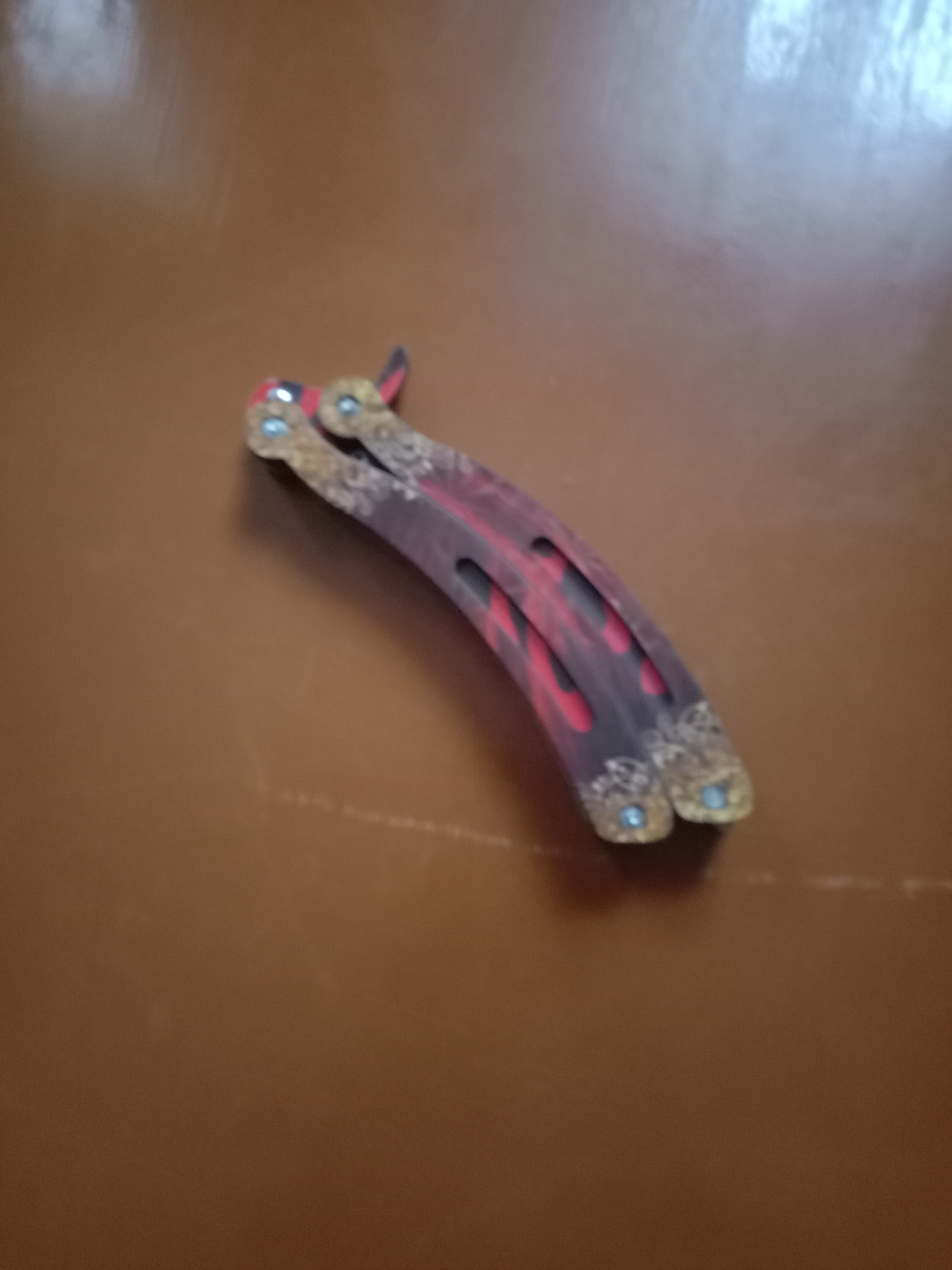 Фотография покупателя товара Сувенир деревянный «Нож бабочка» красные линии