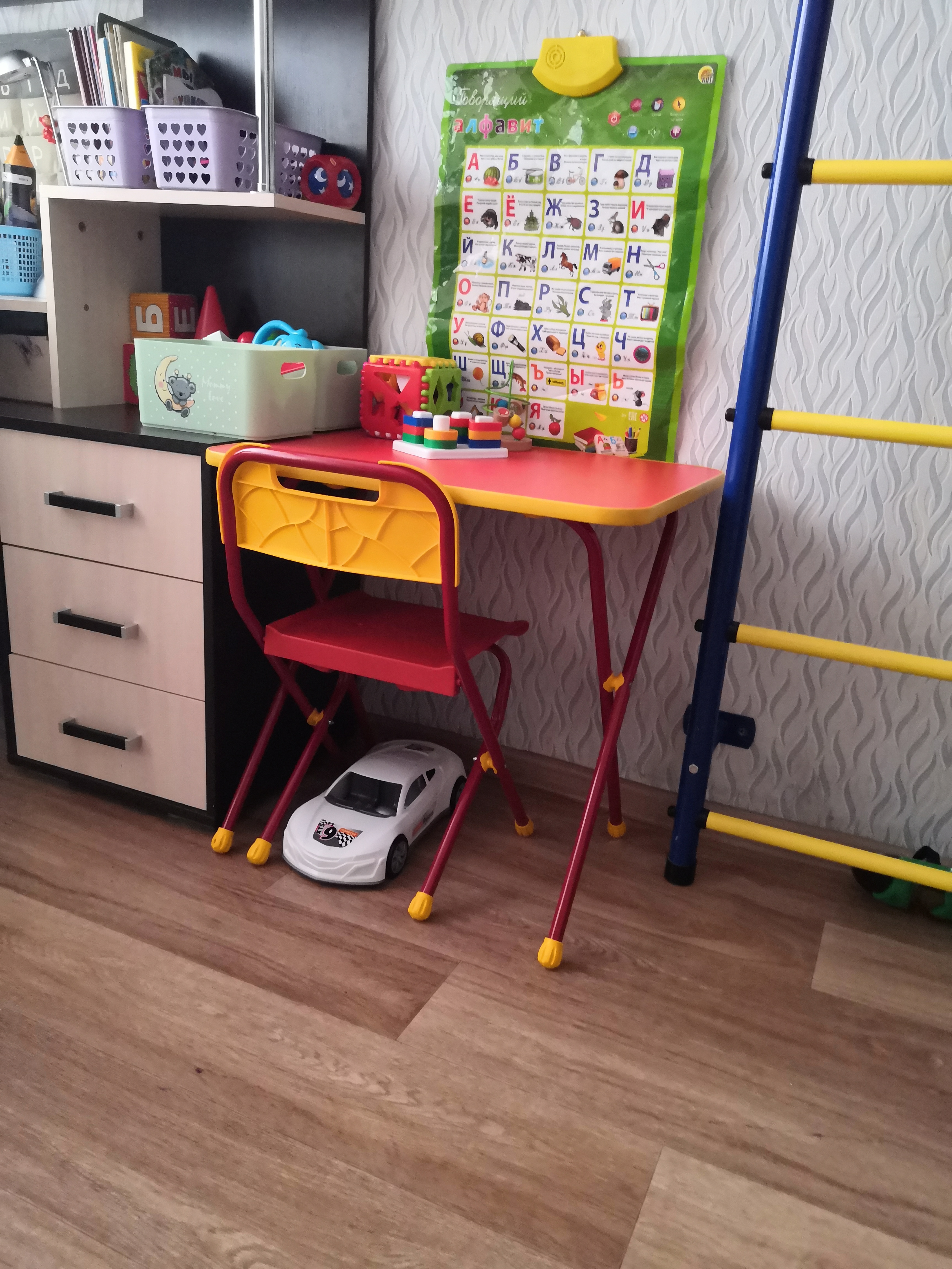 Фотография покупателя товара Комплект детской мебели «Алина» складной, цвета МИКС