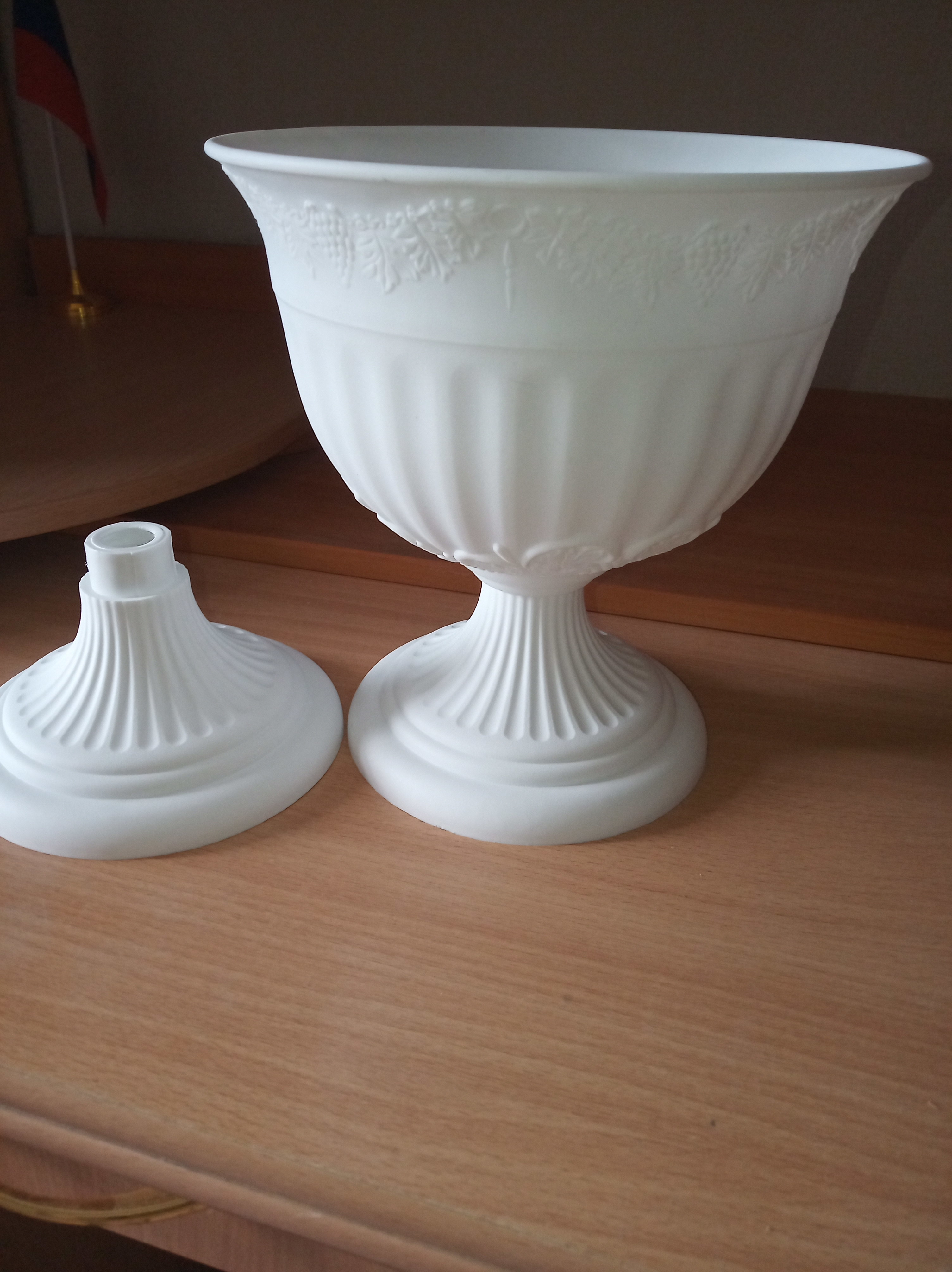 Фотография покупателя товара Вазон для цветов «Венеция», 600 мл, d=14 см, h=14 см, пластиковый, белый - Фото 26