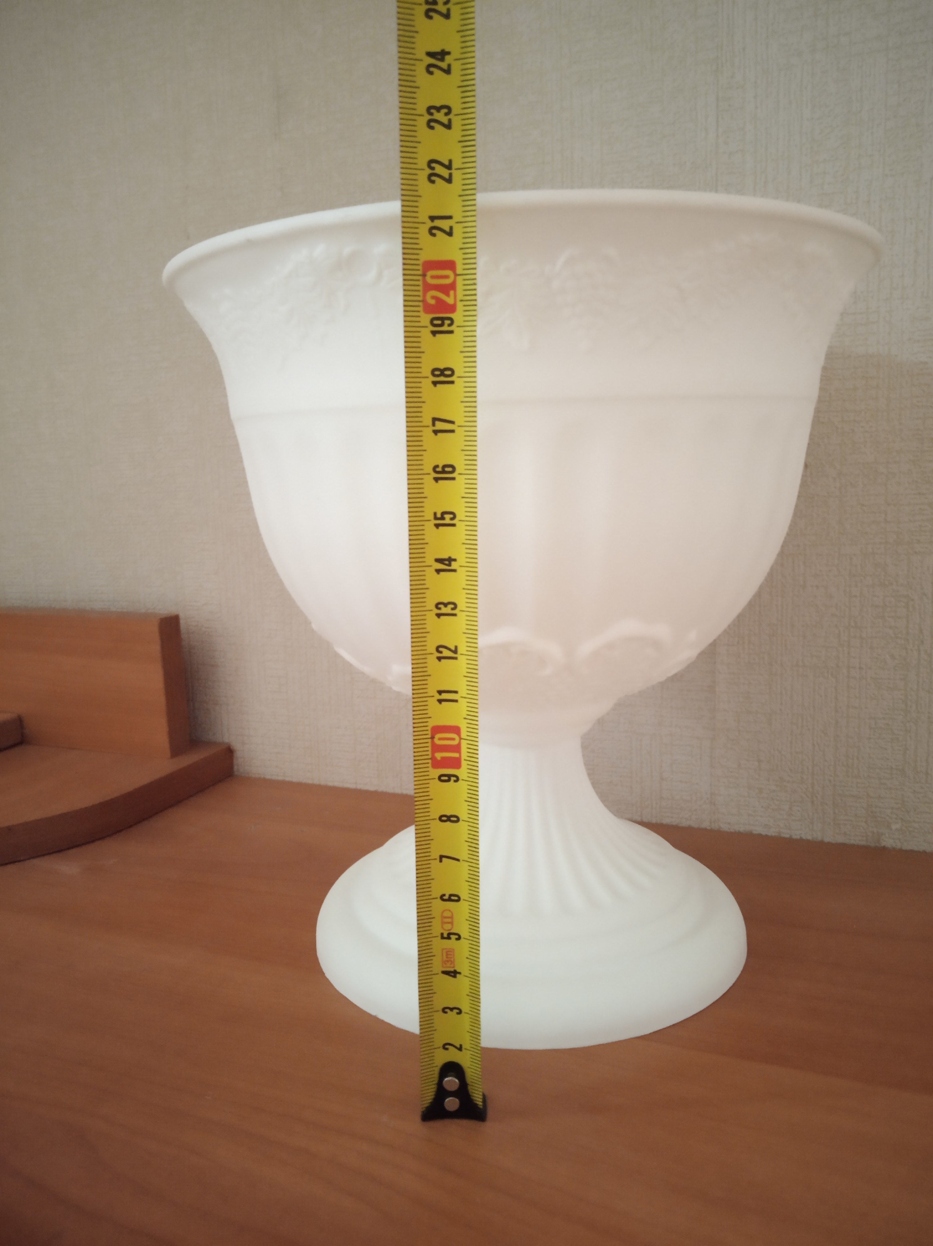 Фотография покупателя товара Вазон для цветов «Венеция», 600 мл, d=14 см, h=14 см, пластиковый, белый - Фото 25