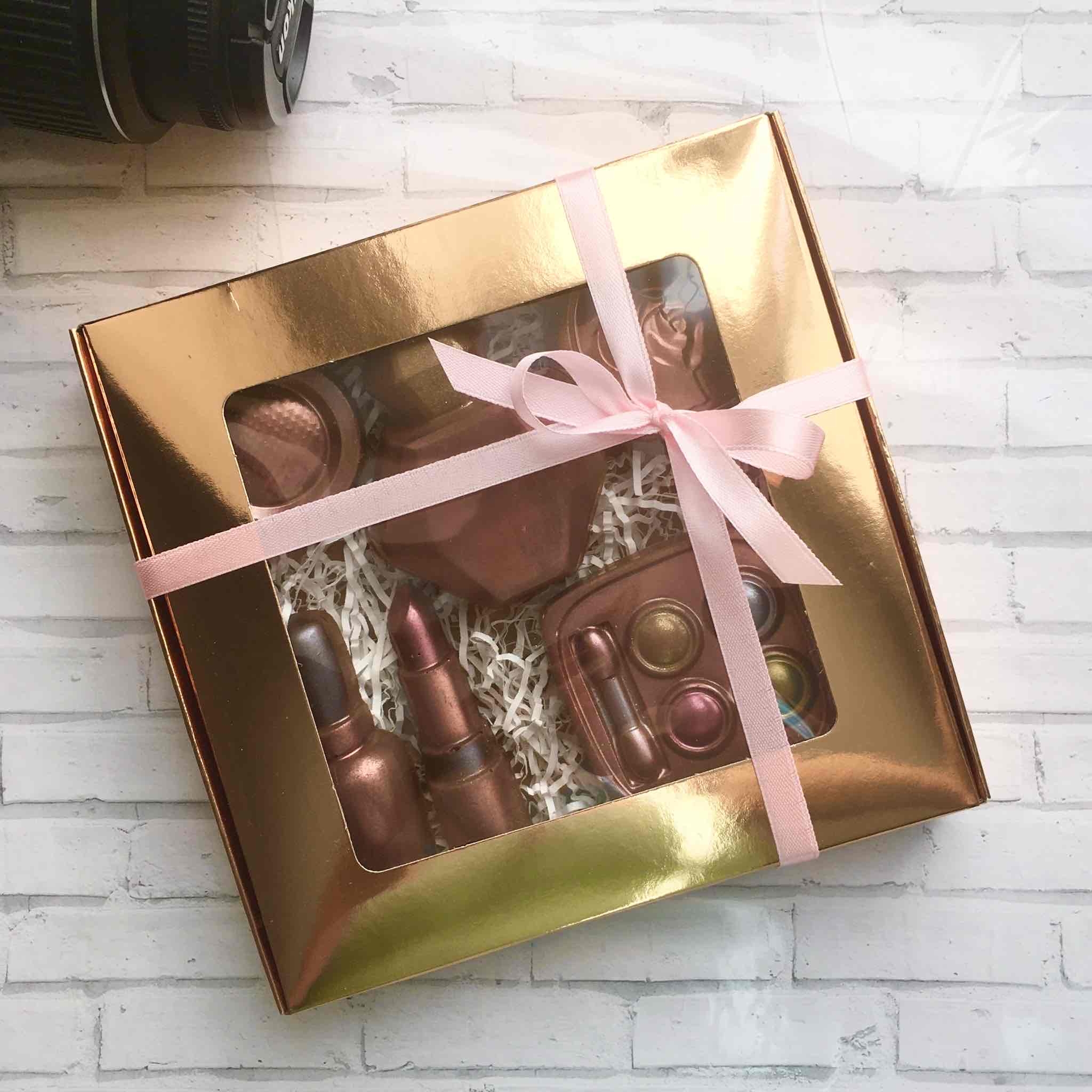 Фотография покупателя товара Коробка самосборная, с окном, золотая, 16 х 16 х 3 см - Фото 8