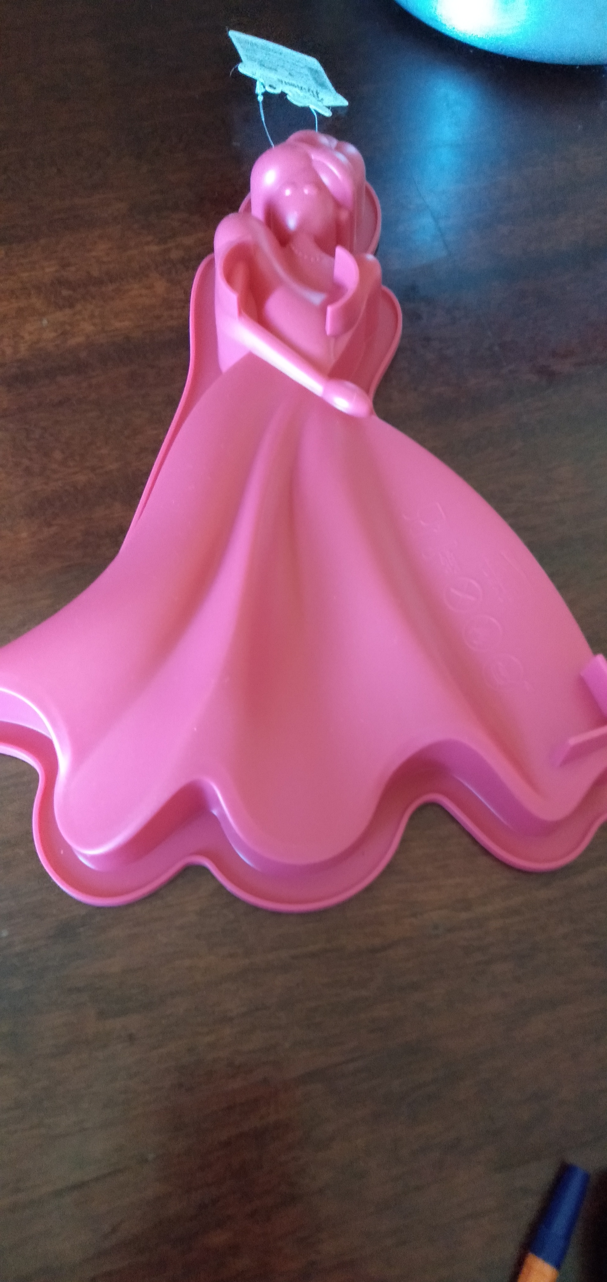 Фотография покупателя товара Форма силиконовая для выпечки Доляна «Принцесса», 33×24 см, цвет МИКС - Фото 1