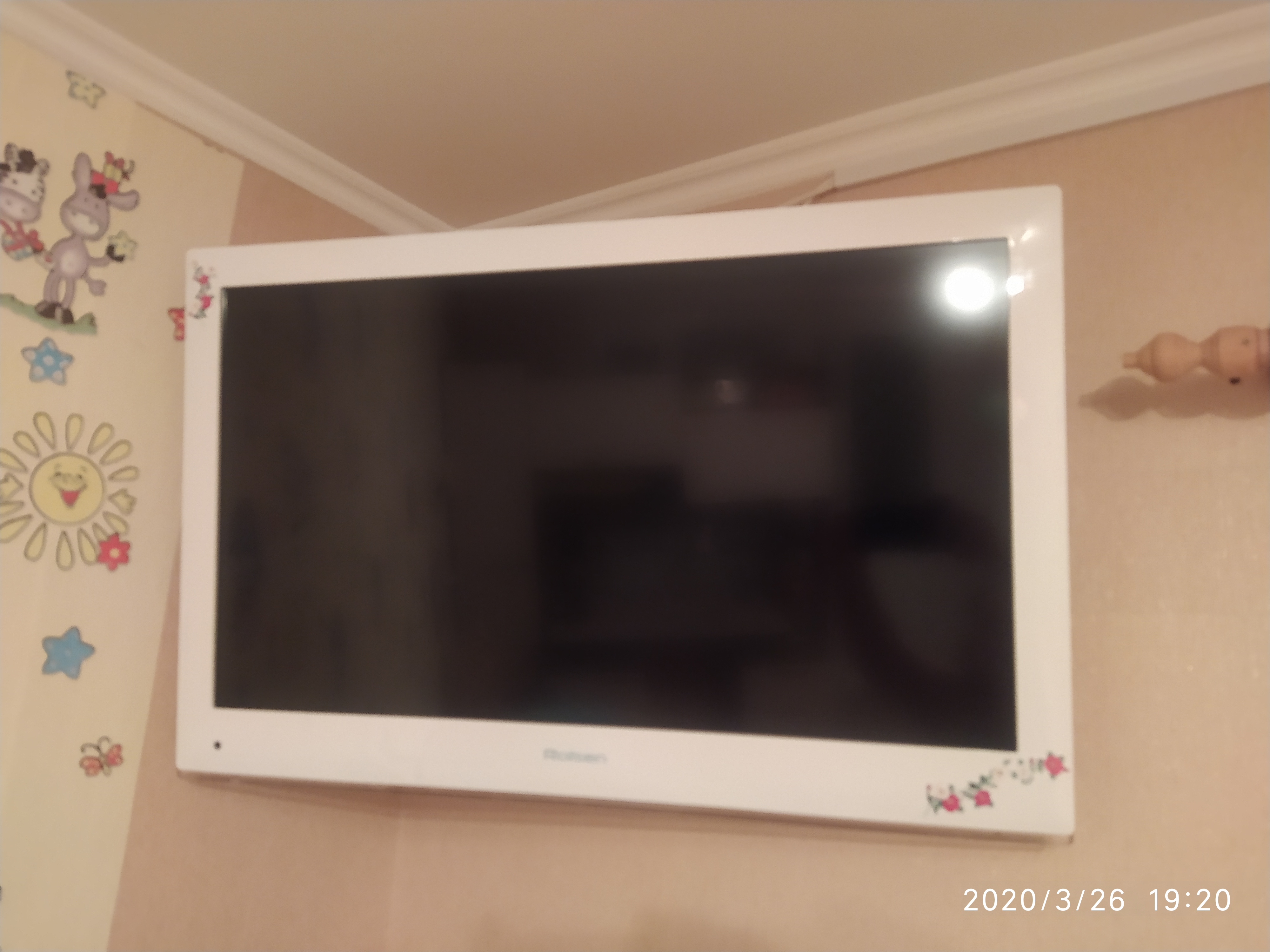 Фотография покупателя товара Кронштейн Trone ЖК 751, для ТВ, наклонно-поворотный, до 22",110-213 мм от стены,серебристый