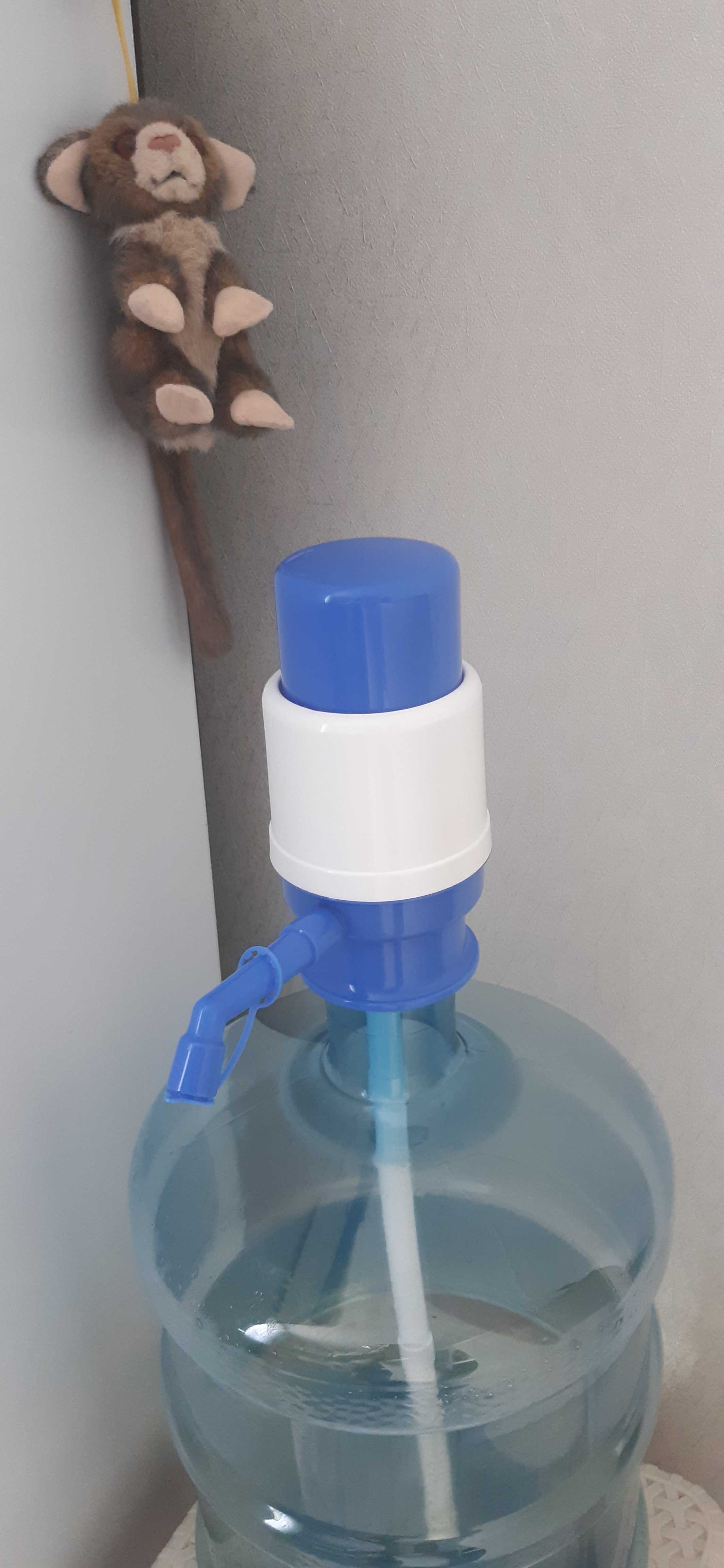 Фотография покупателя товара Помпа для воды LESOTO Mini, механическая, под бутыль от 11 до 19 л, голубая - Фото 2