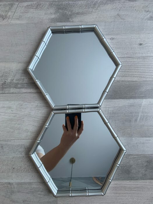 Фотография покупателя товара Набор настенных зеркал «Бамбук», зеркальная поверхность 22,7 × 20/15 × 13,2 см, цвет серебристый - Фото 3