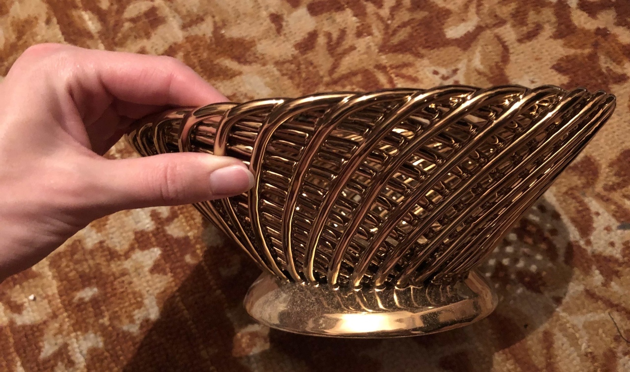 Фотография покупателя товара Конфетница "Плетенка", круглая, золото, керамика, 10 см - Фото 2
