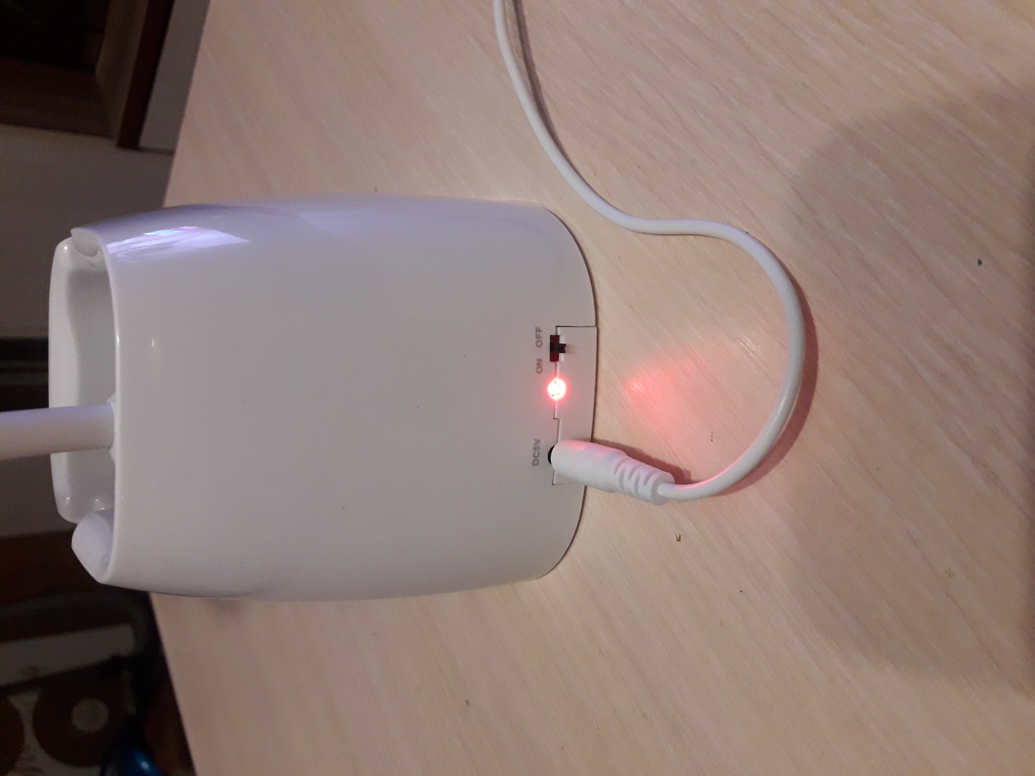 Фотография покупателя товара Лампа настольная сенсор 3 режима 2,5W LEDх18 USB АКБ "Офис" подст.д/руч белая 46х9,5х9,5 см - Фото 2