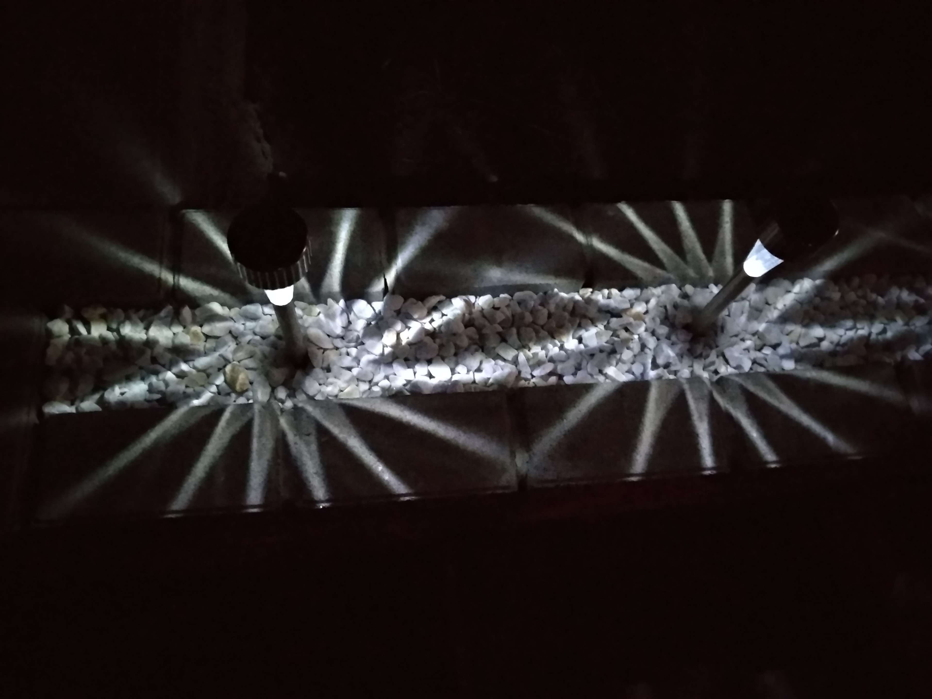 Фотография покупателя товара Садовый светильник на солнечной батарее «Трапеция», 5.3 × 38 × 5.3 см, 1 LED, свечение белое - Фото 5