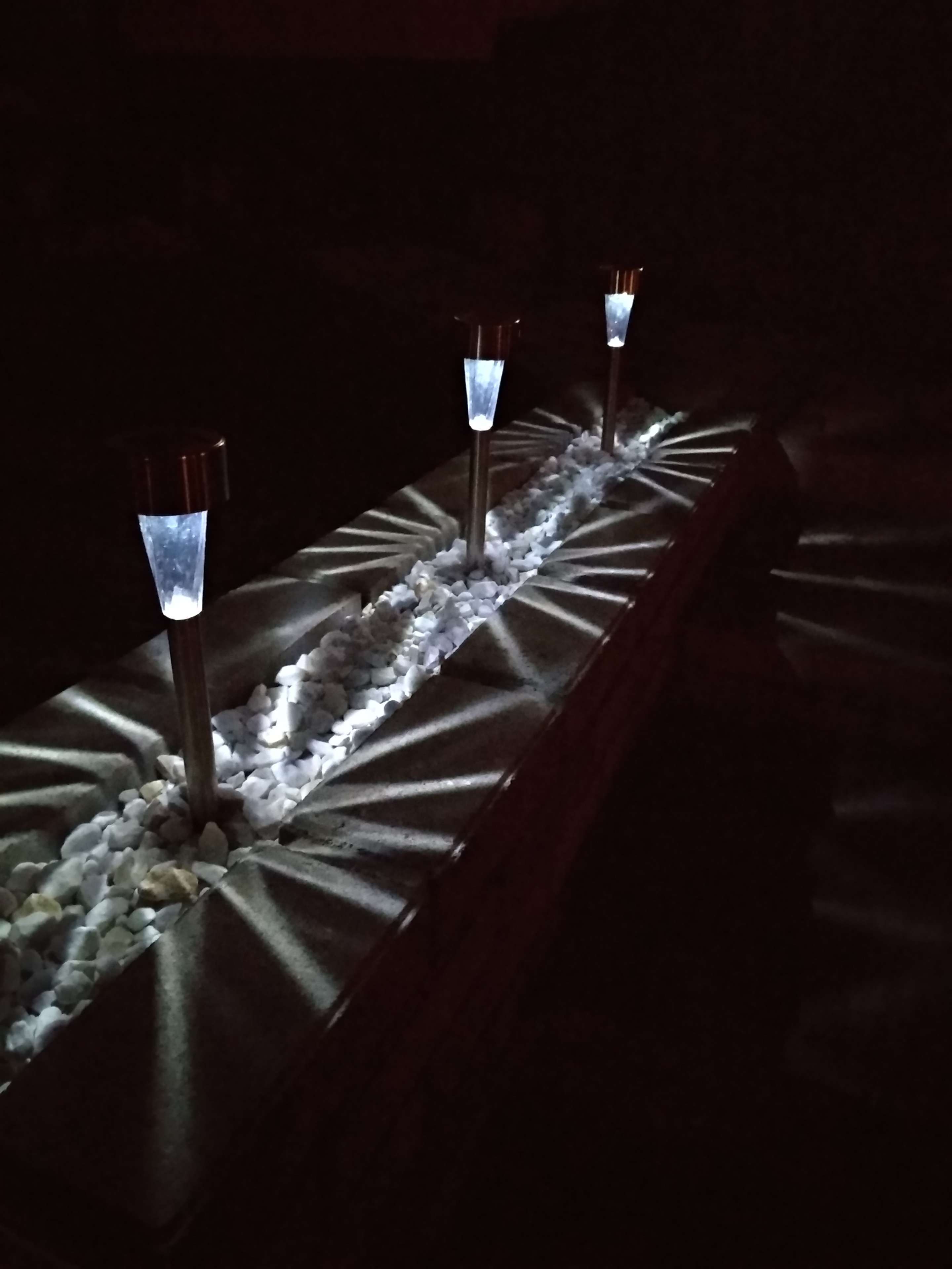 Фотография покупателя товара Садовый светильник на солнечной батарее «Трапеция», 5.3 × 38 × 5.3 см, 1 LED, свечение белое