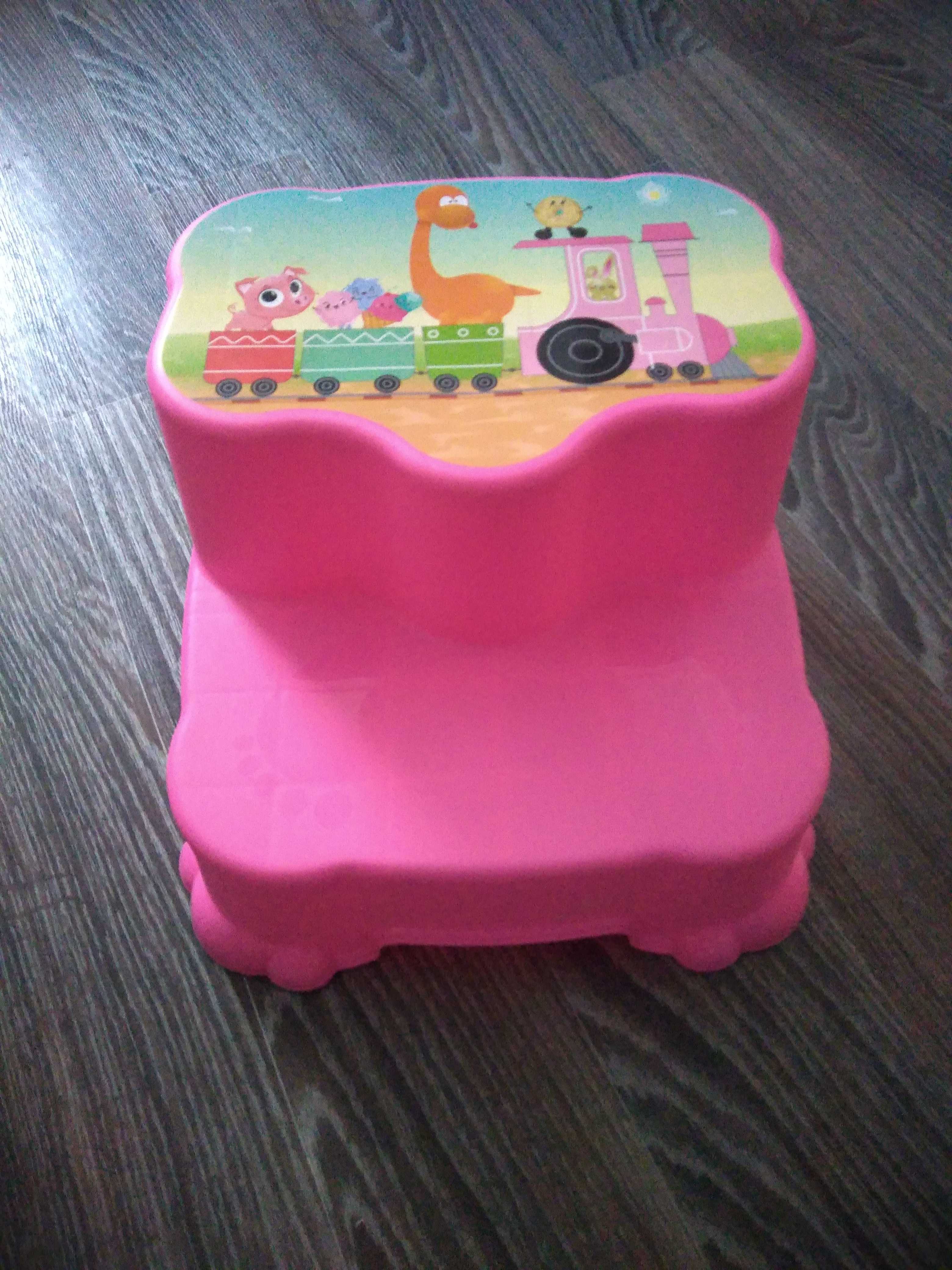 Фотография покупателя товара Табурет детский, подставка - ступенька, цвет МИКС (розовый, фиолетовый, красный)