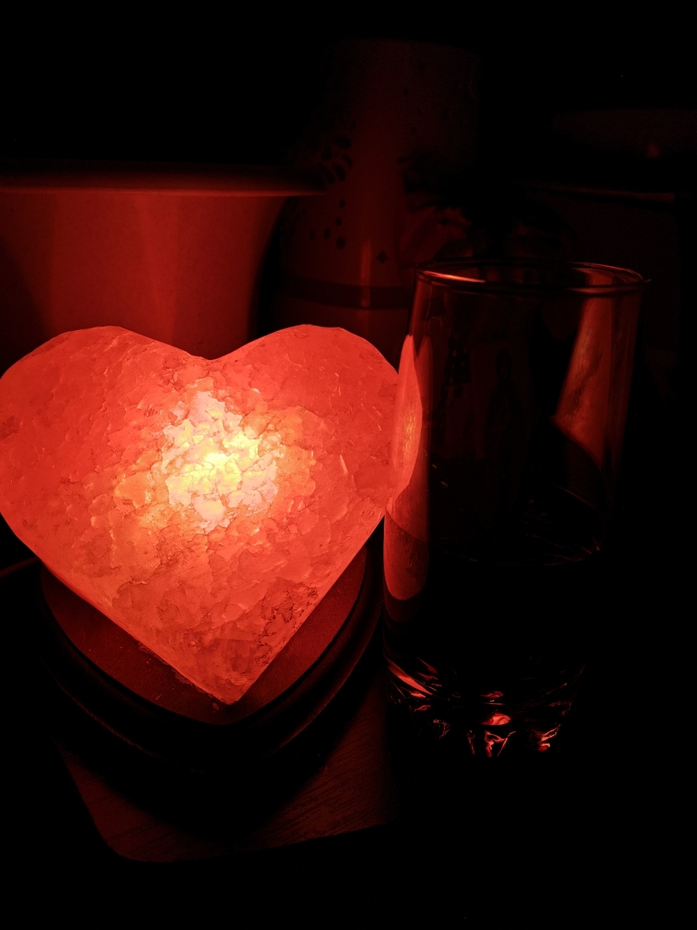 Фотография покупателя товара Соляная лампа "Сердце алое", цельный кристалл, 13 см, 1-2 кг - Фото 2