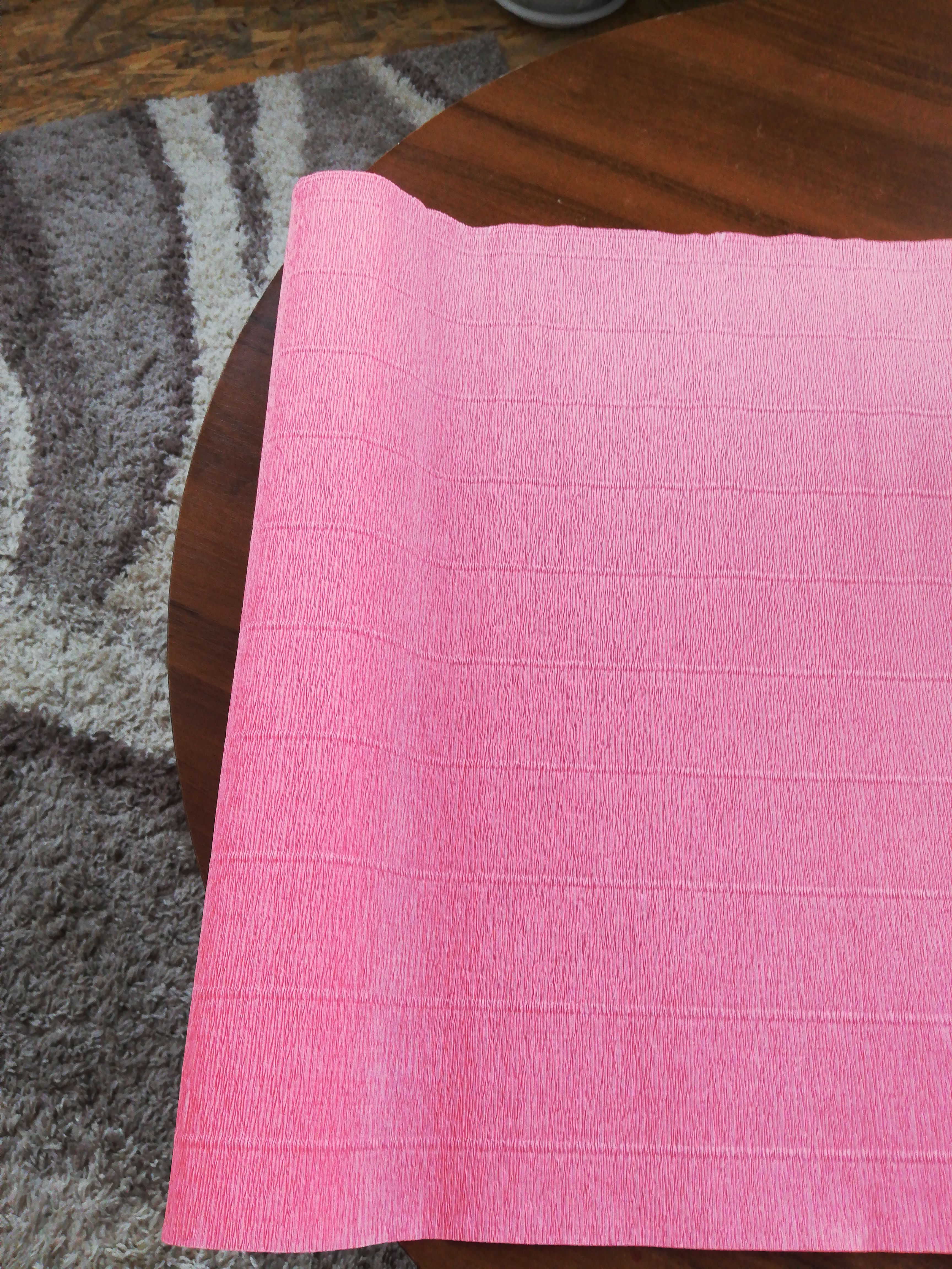 Фотография покупателя товара Бумага для упаковки и поделок, гофрированная, розовая, персиковая, однотонная, двусторонняя, рулон 1 шт., 0,5 х 2,5 м