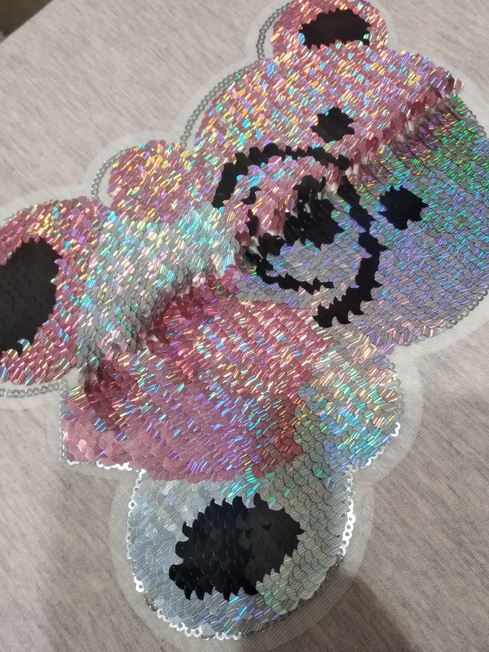 Фотография покупателя товара Термоаппликация двусторонняя «Медведь», с пайетками, 19 × 17 см, цвет розовый/серебряный - Фото 8
