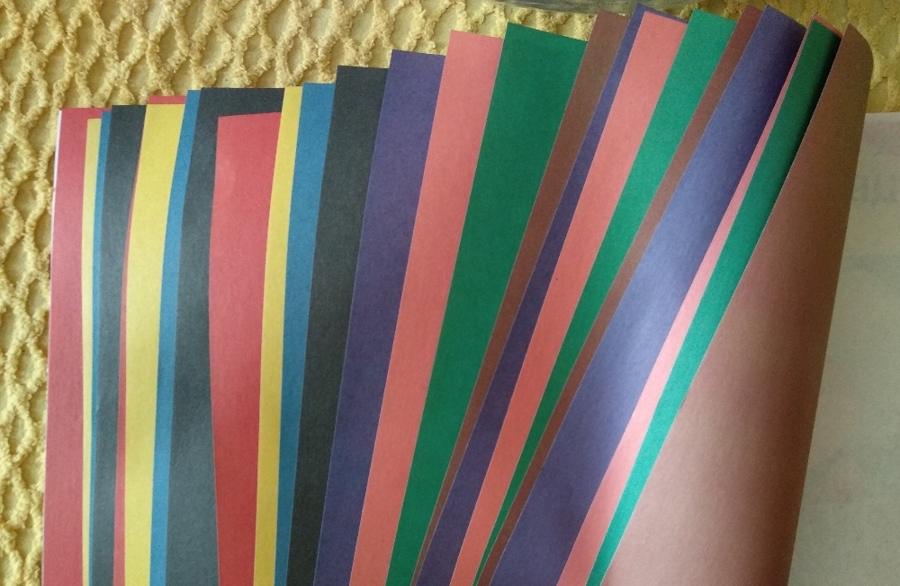 Фотография покупателя товара Бумага цветная А4, 24 листа, 8 цветов "Жираф", газетная, на скобе - Фото 1