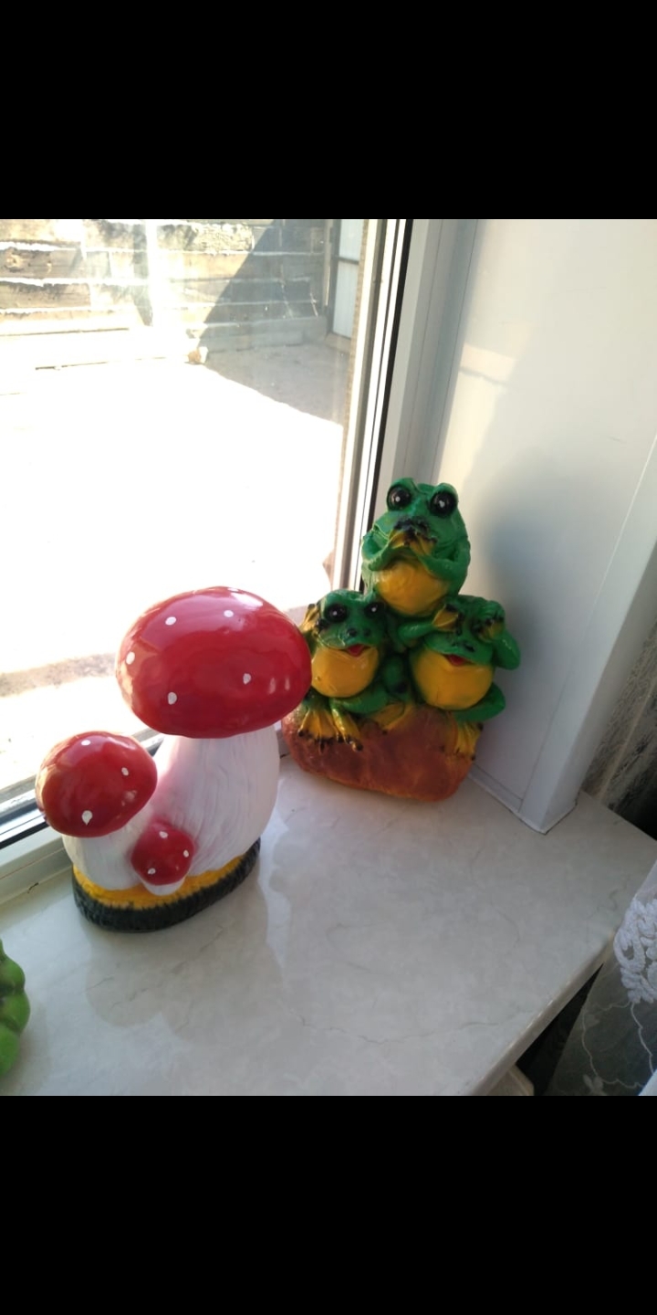 Фотография покупателя товара Садовая фигура "Лягушки на камне" 31х22см - Фото 1