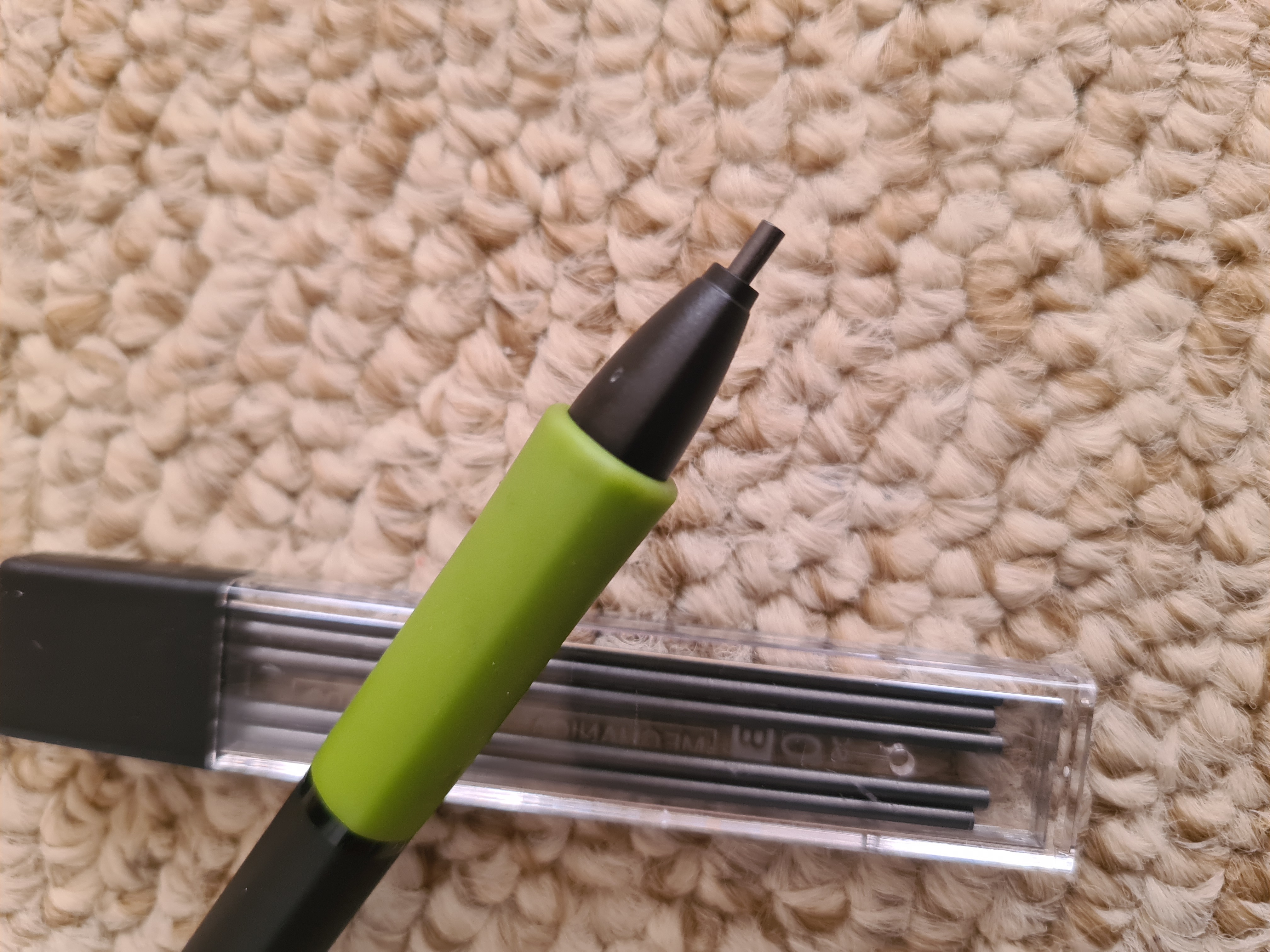 Фотография покупателя товара Набор цанговых карандашей НВ, 2.0 мм + 5 грифелей, ErichKrause Draft, механический, блистер, микс - Фото 5