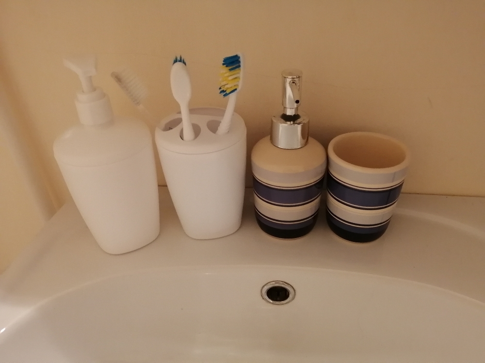 Фотография покупателя товара Набор аксессуаров для ванной комнаты Aqua, 4 предмета (дозатор, мыльница, 2 стакана), цвет белый