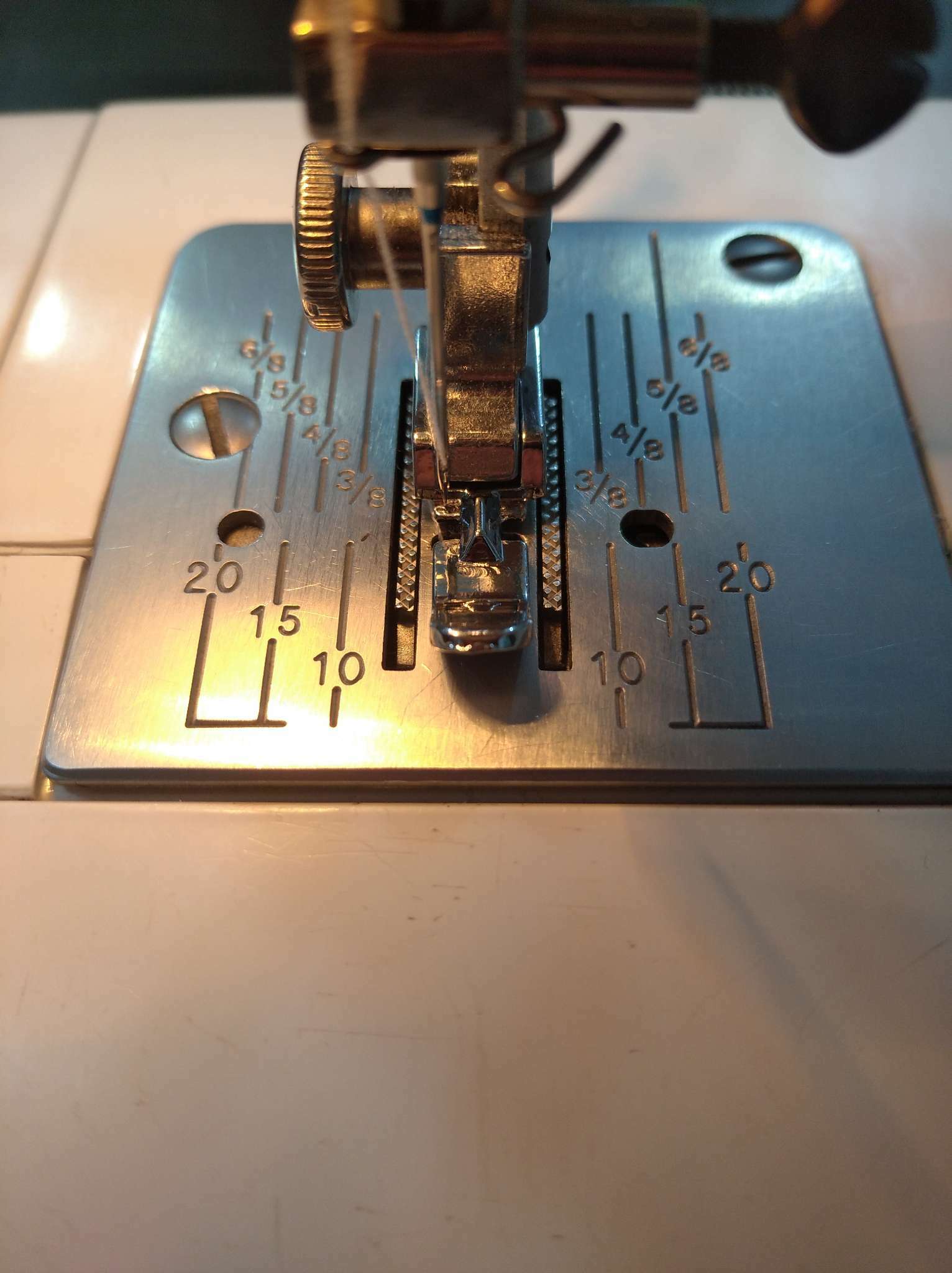 Фотография покупателя товара Лапка для швейных машин, для вшивания молнии, 3,2 × 1 см - Фото 3