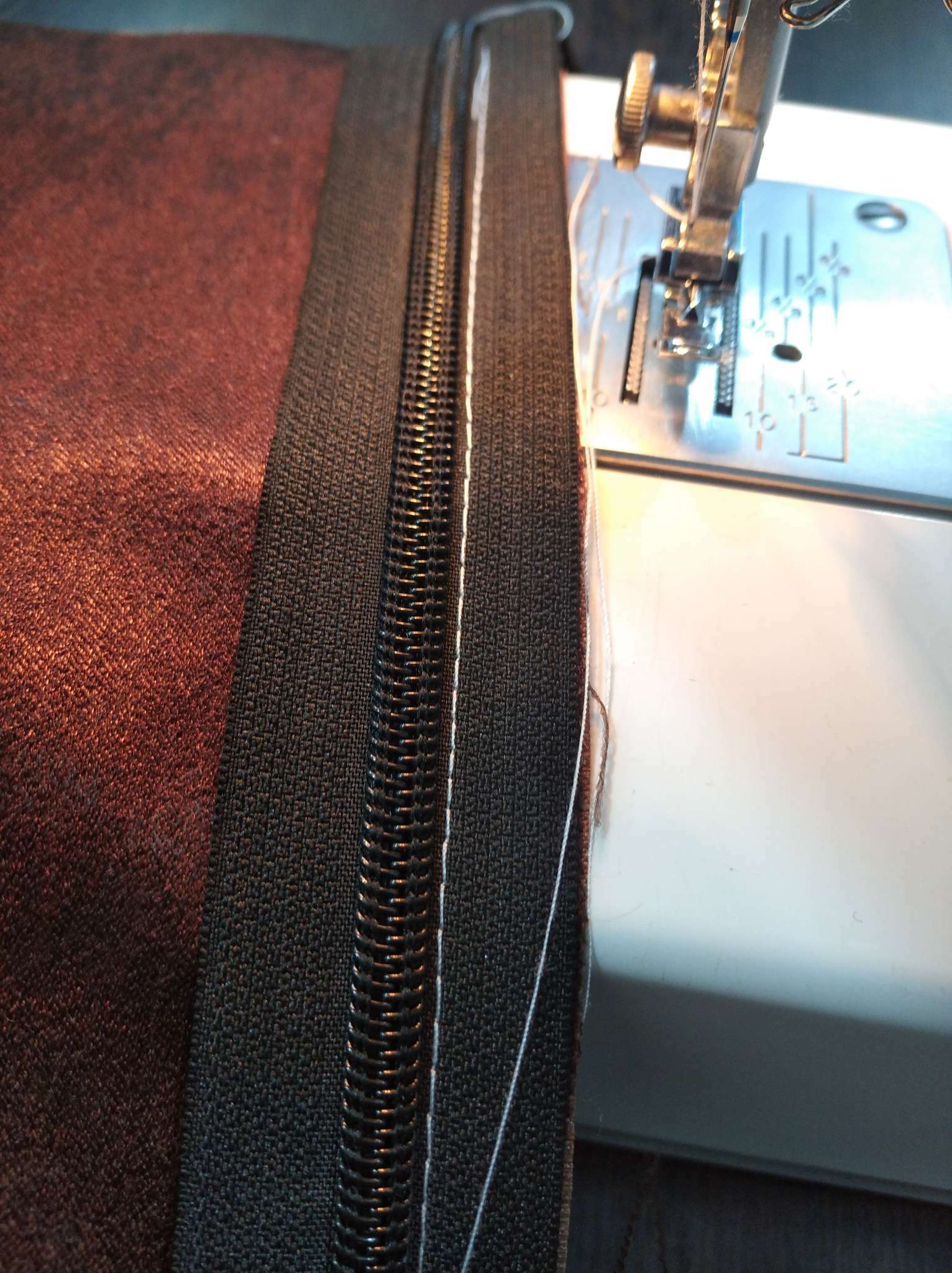 Фотография покупателя товара Лапка для швейных машин, для вшивания молнии, 3,2 × 1 см - Фото 1