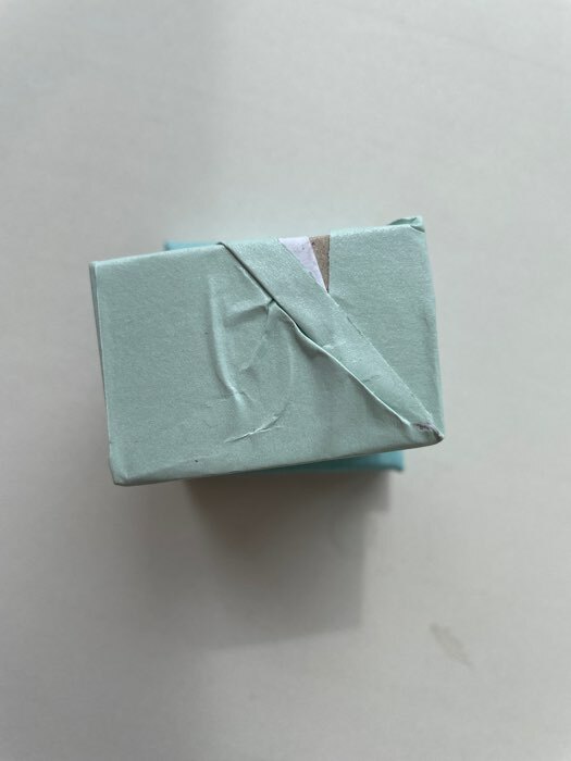 Фотография покупателя товара Коробочка подарочная под кольцо «Крапинки»,5×5 (размер полезной части 4,5×4,5 см), цвет МИКС - Фото 3