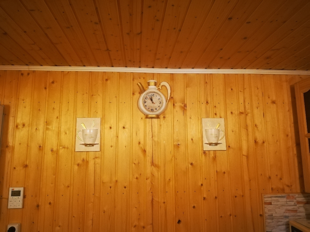 Фотография покупателя товара Часы настенные интерьерные для кухни "Сангино", бесшумные, 26.5 х 24 см, d-13 см, белые, АА - Фото 16