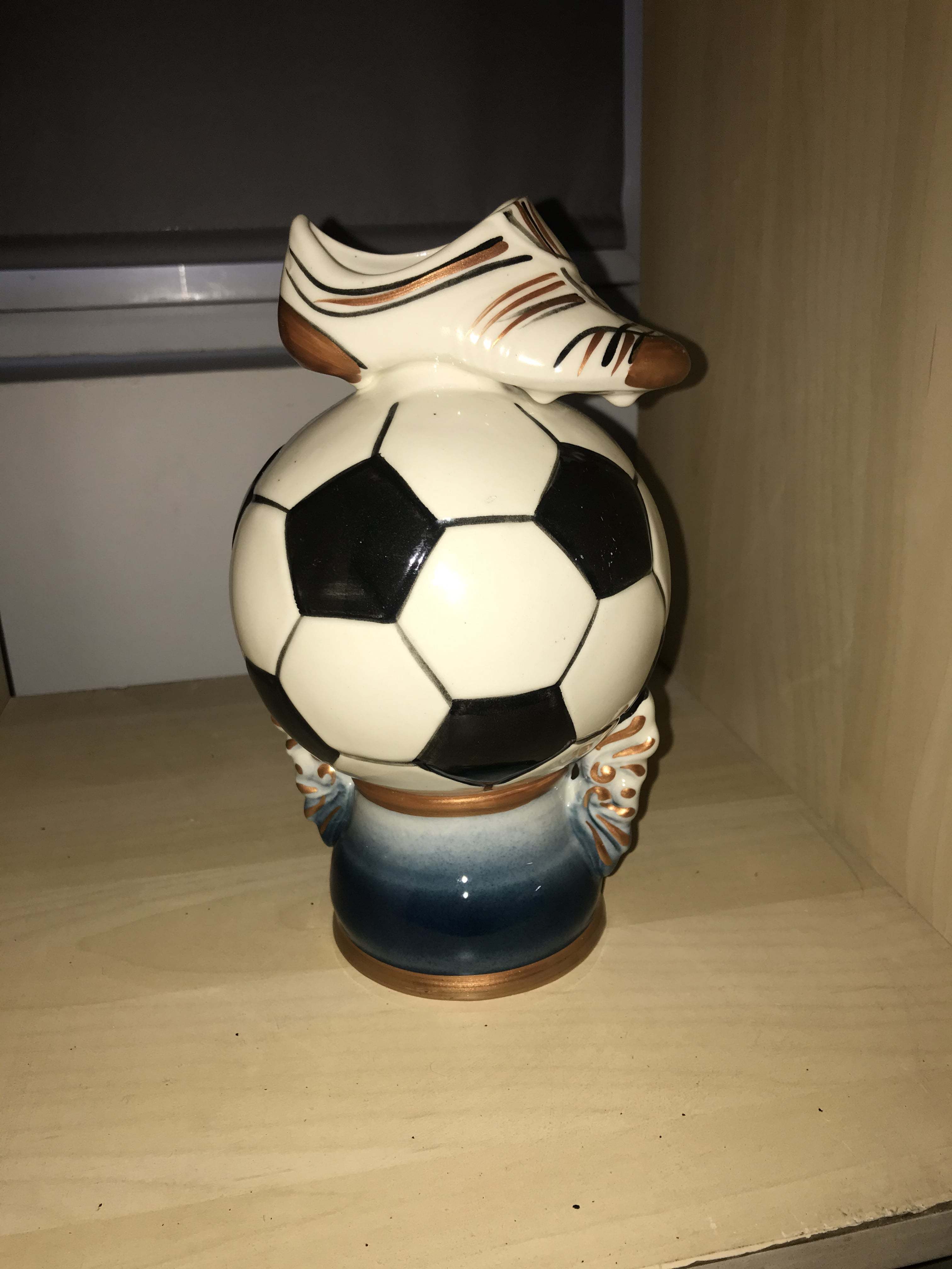 Фотография покупателя товара Копилка "Футбольный мяч", глянец, керамика, 22 см, микс - Фото 6